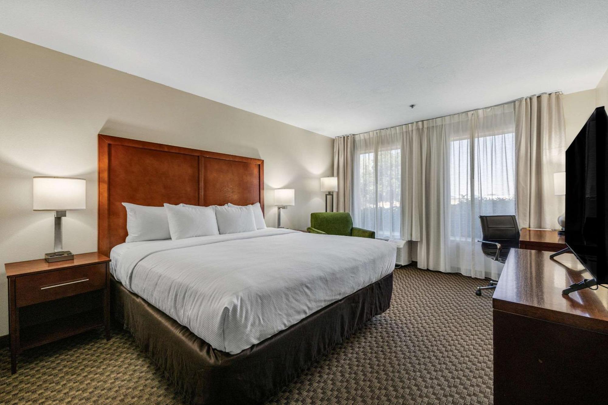 King Room - Non-Smoking