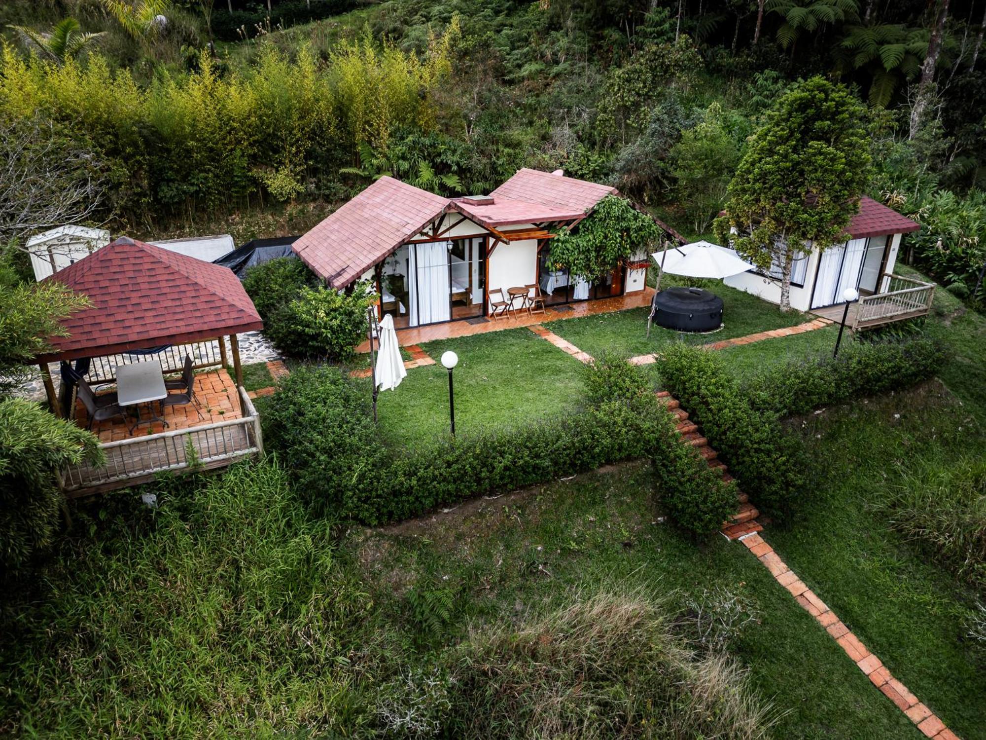 Three-Bedroom House,1620992285:JPEG