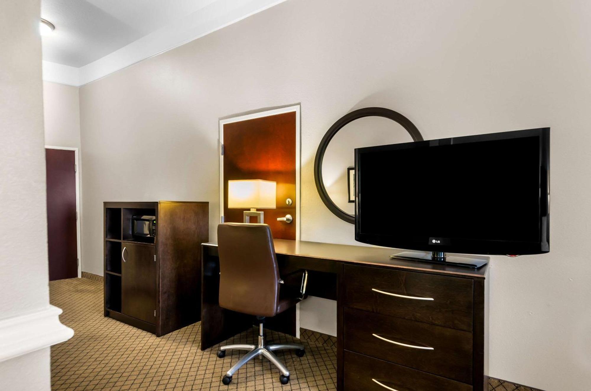 King Suite Disability Access or Non-Smoking