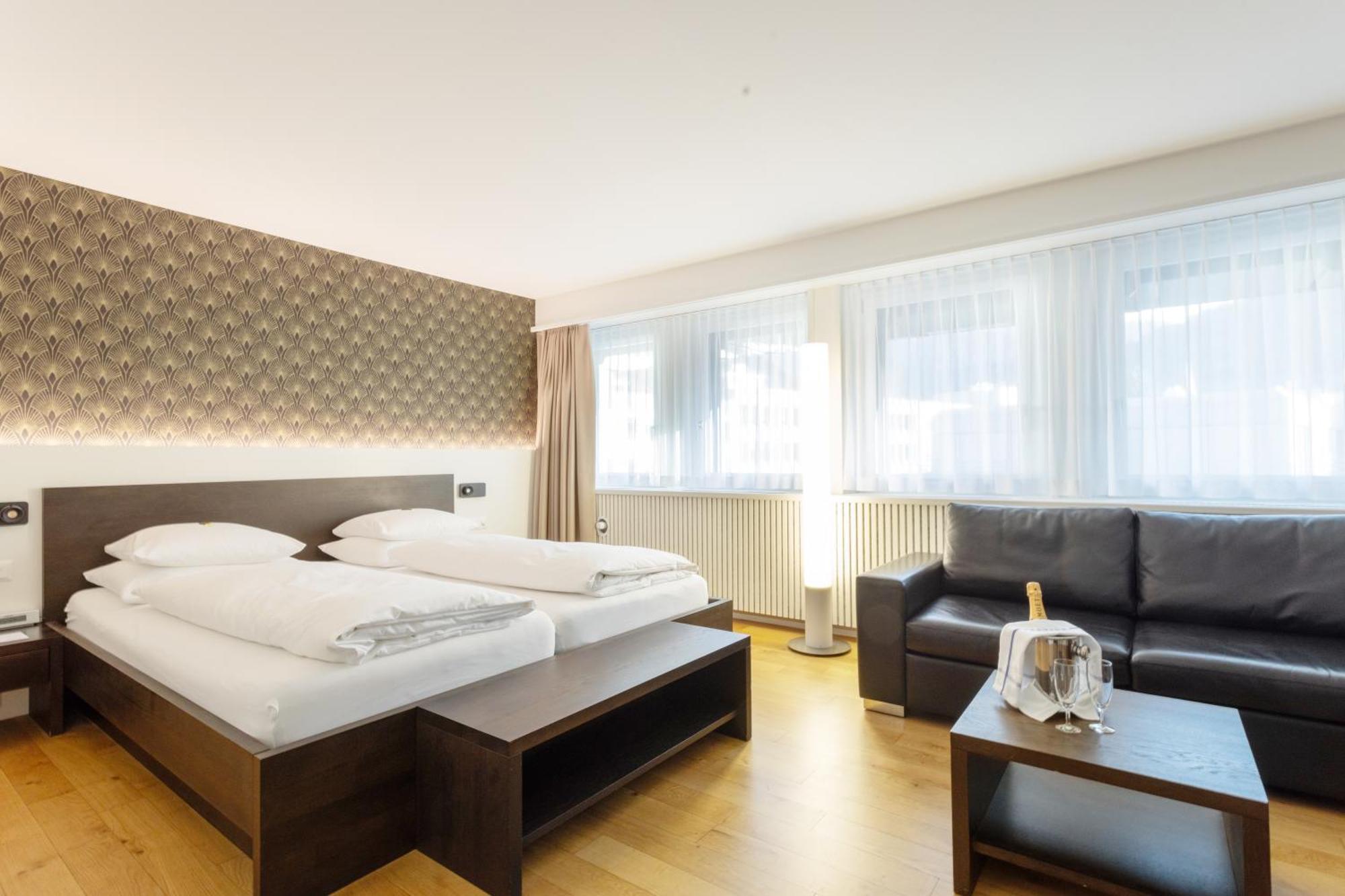 Superior Doppelzimmer mit Kingsize-Bett und Klimaanlage
