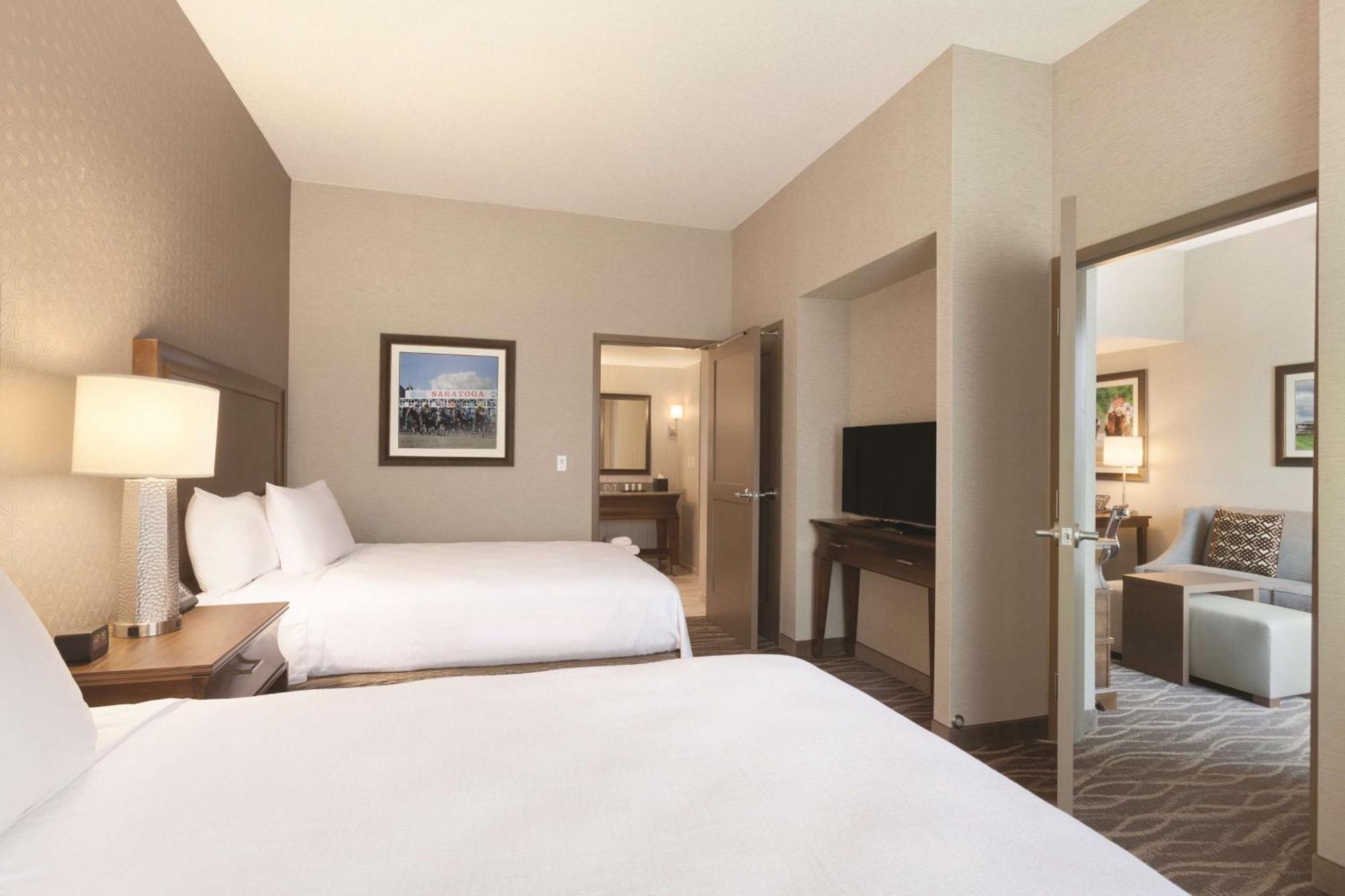 Queen Room with Two Queen Beds Accessible with Bathtub