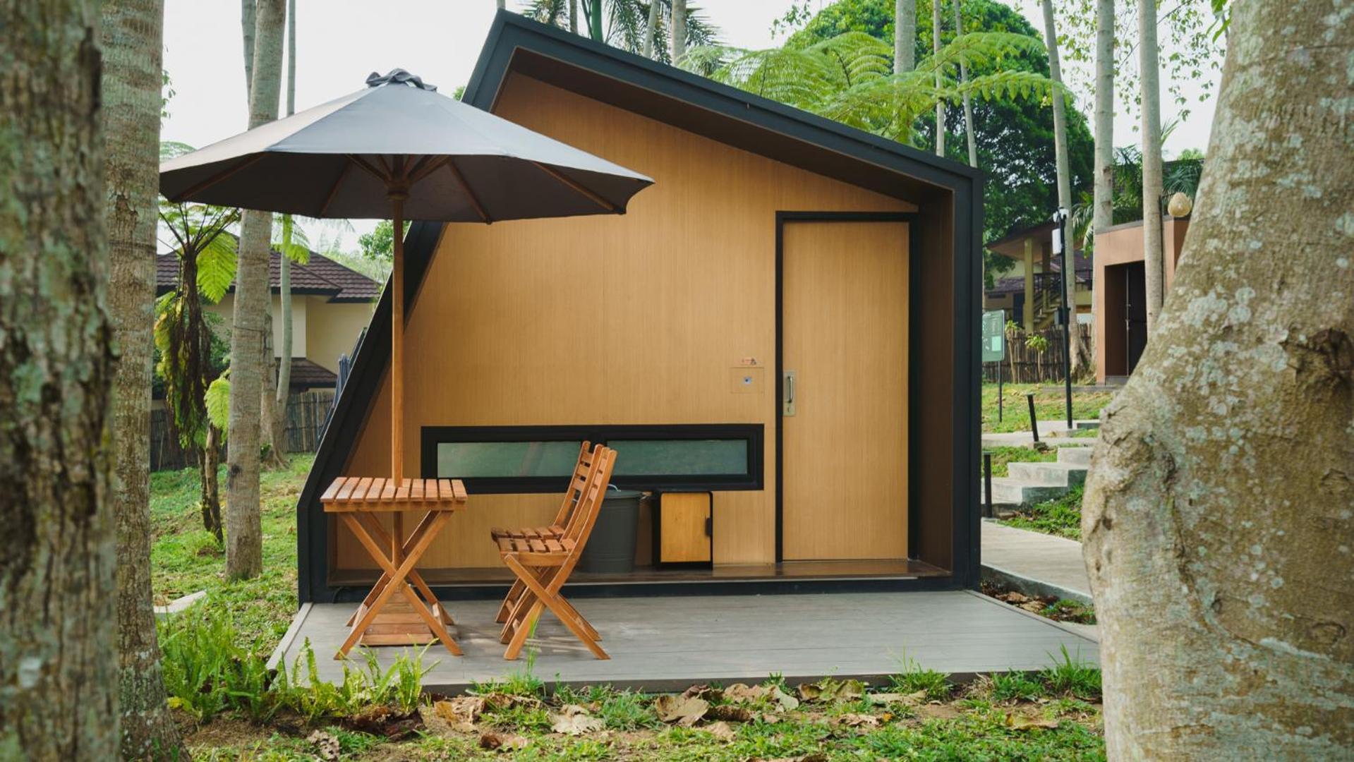 Standard Cabin Shared Bathroom