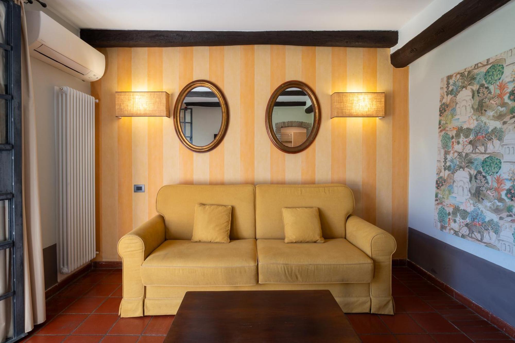 Suite Balcony,1739369439:JPEG