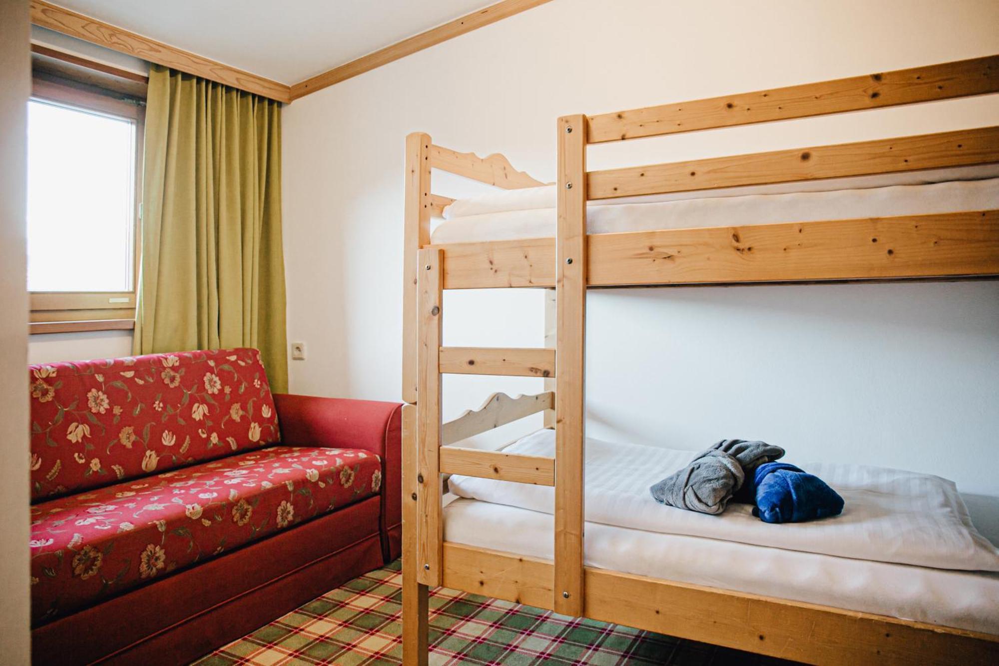 Quadruple Room,1626355100:JPEG