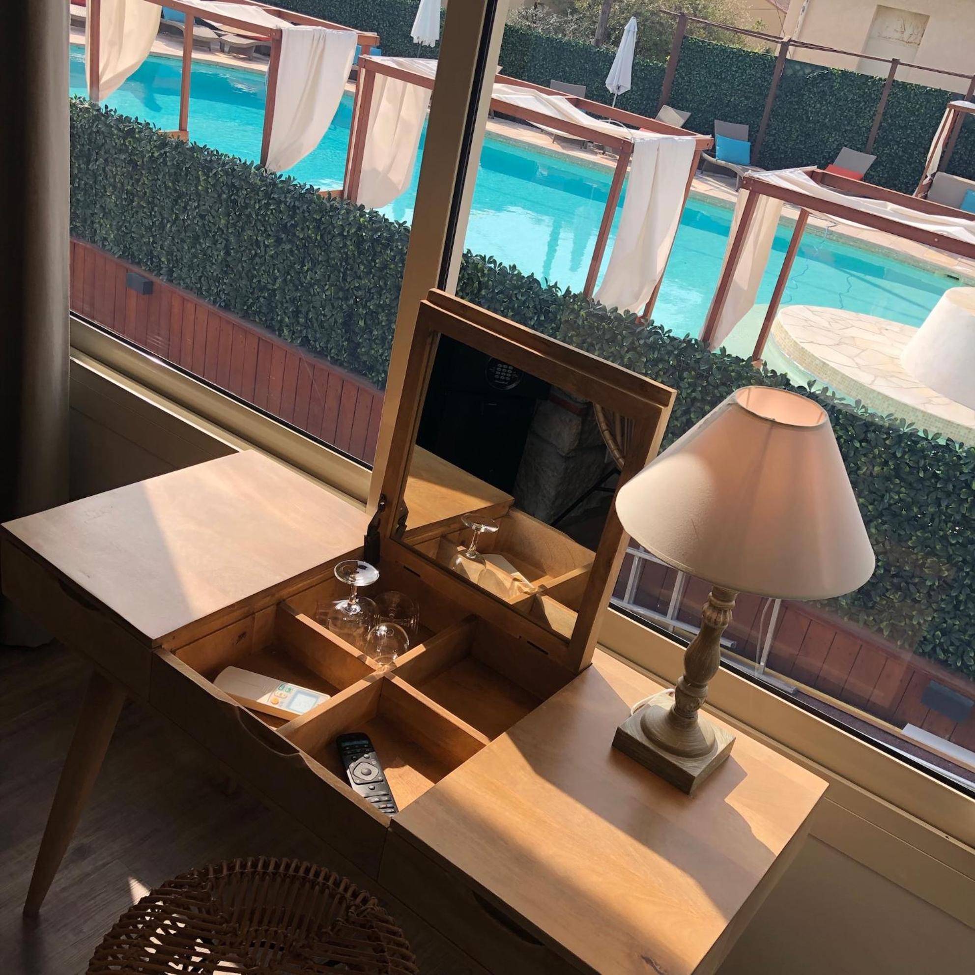 Junior Suite Pool View,1626355421:JPEG