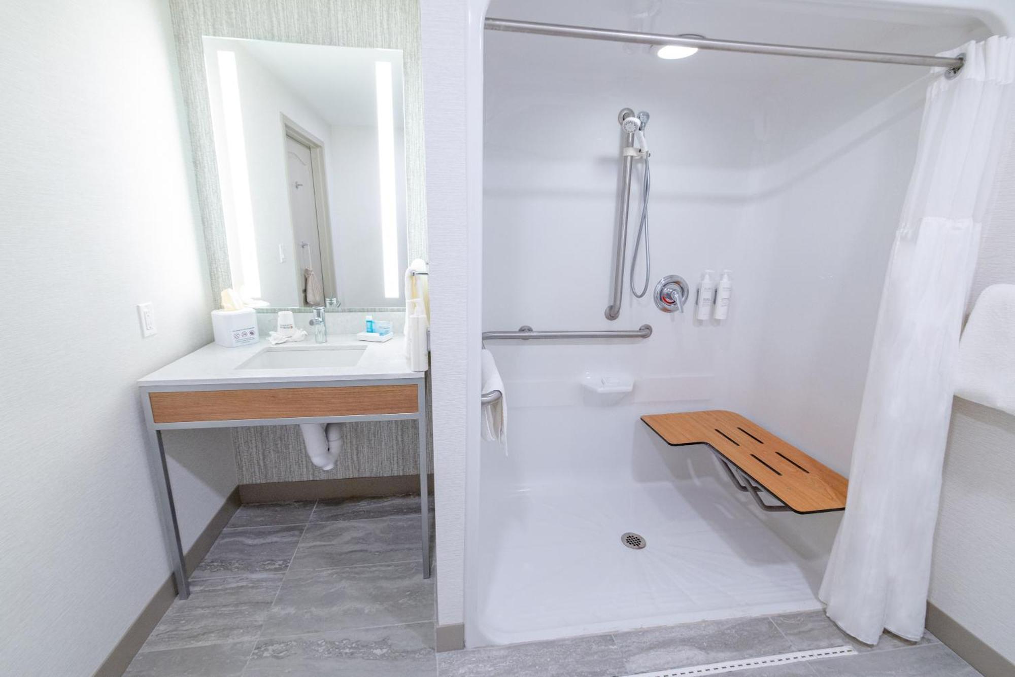 Queen Room with Two Queen Beds - Mobility and Hearing Access