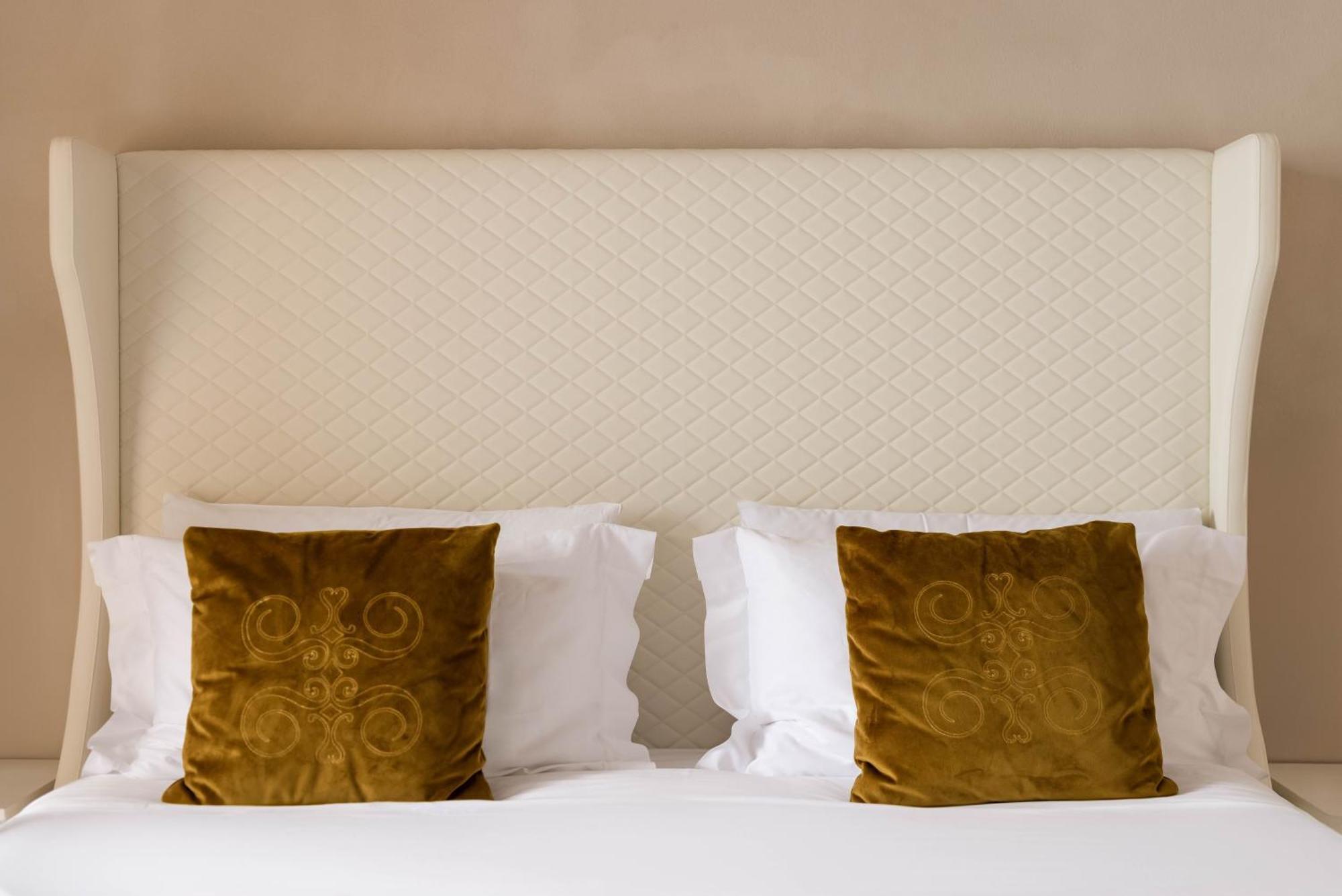 Superior Double or Twin Room Lake View