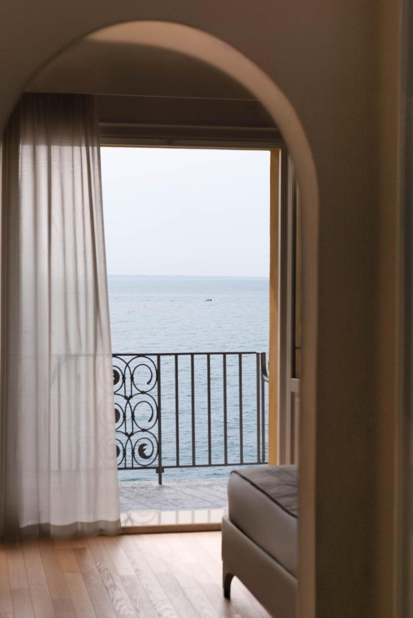 Superior Double or Twin Room Lake View