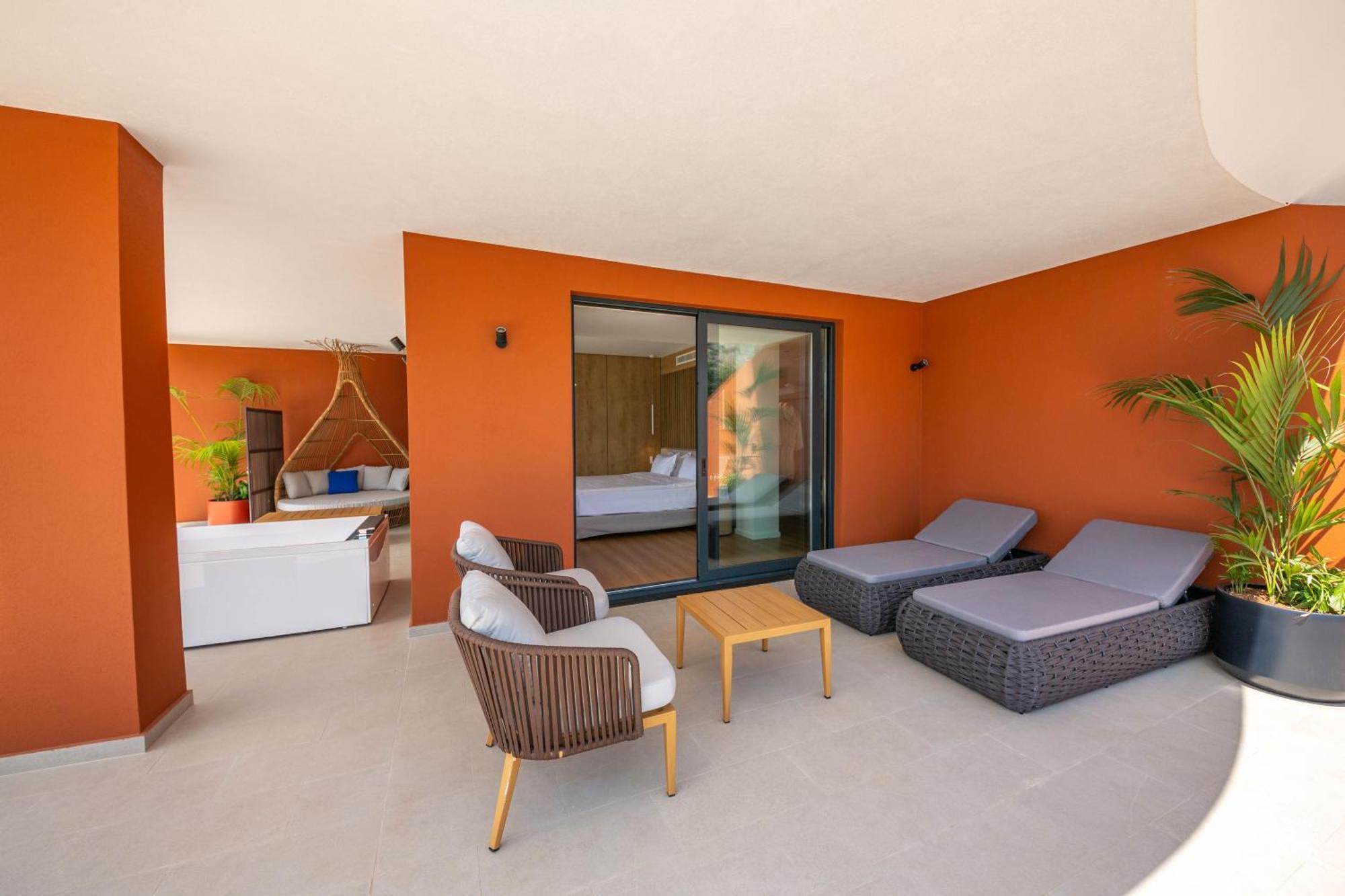 Queen Suite with Sea View