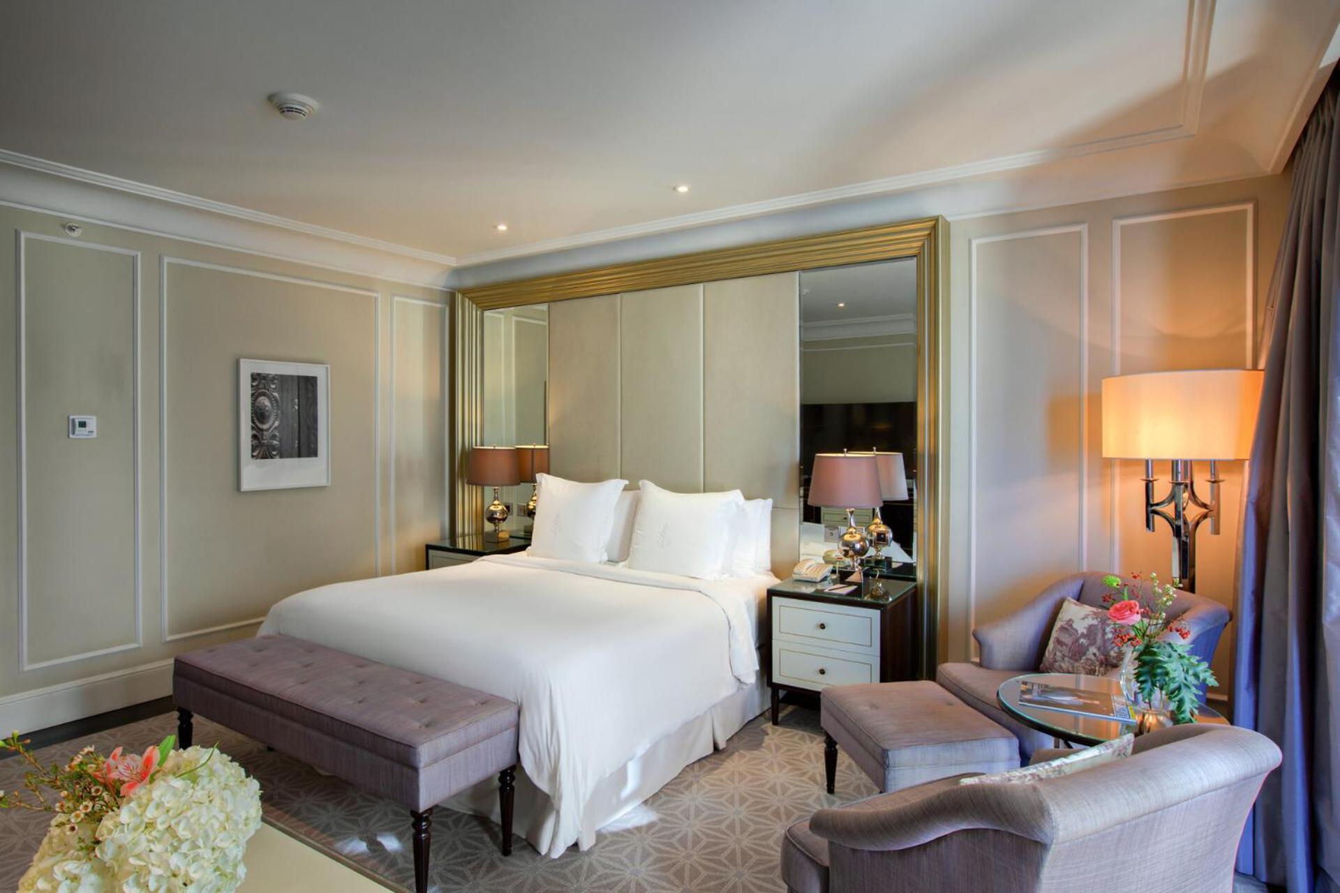 Deluxe King Room with Old City View