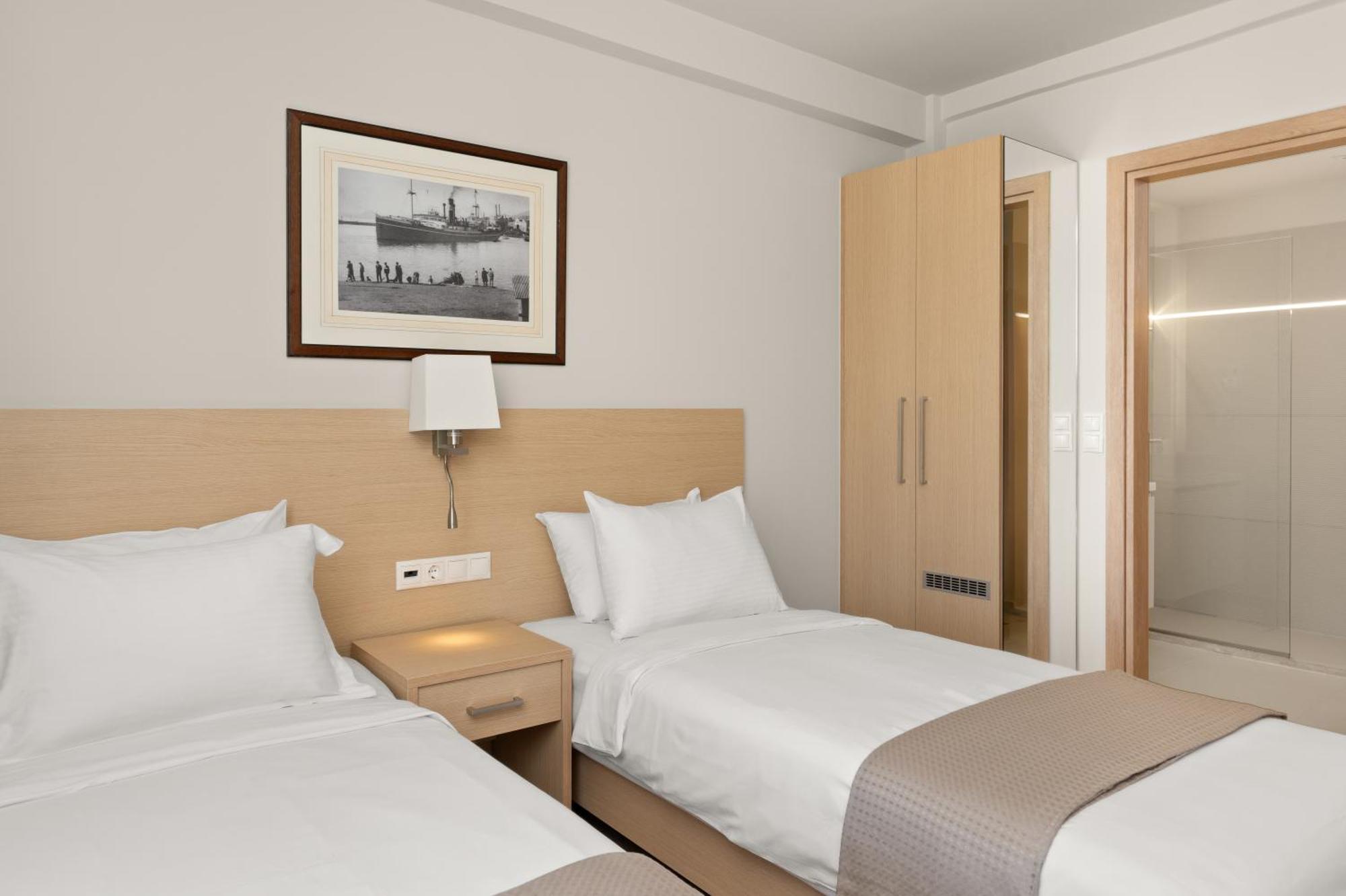 Deluxe Double Room with Terrace & Sea View