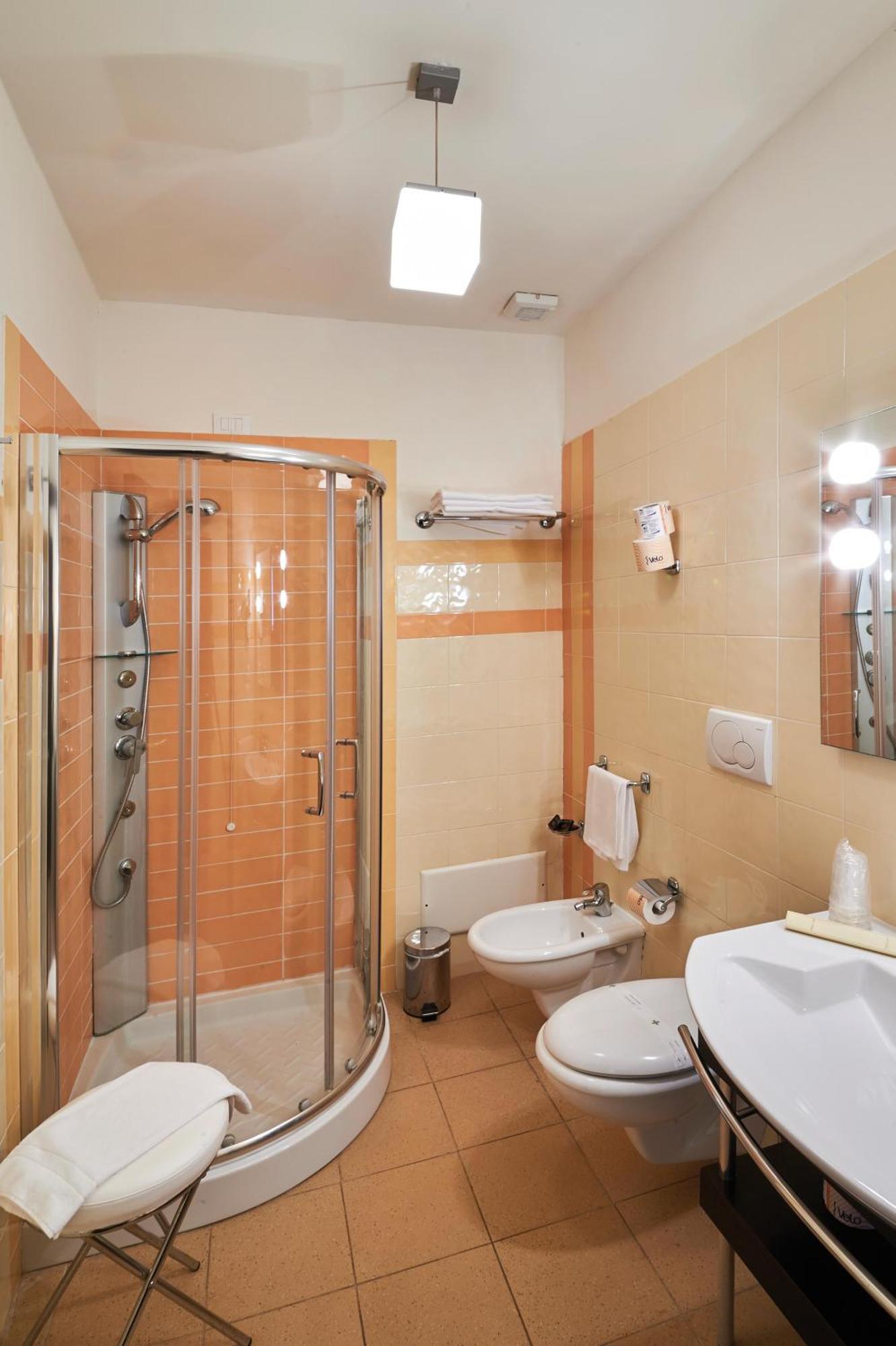 Quadruple Suite,1630865561:JPEG