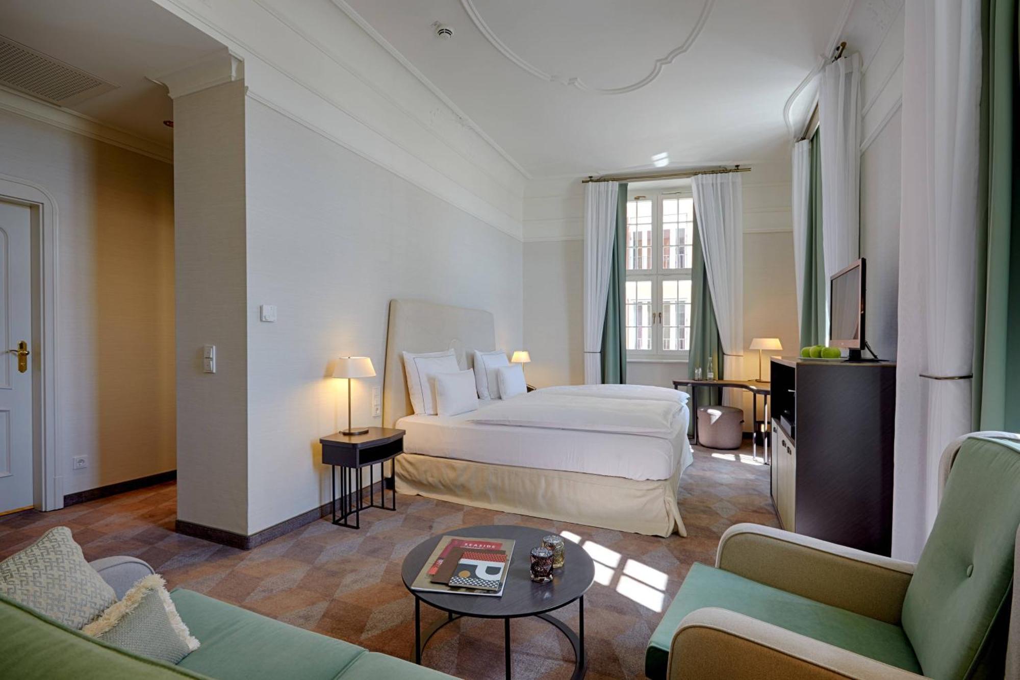 Superior Zimmer mit Kingsize-Bett