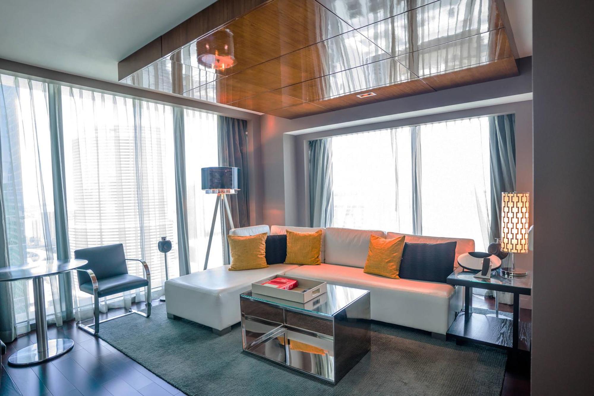 Matisse 1 Bedroom Junior Suite 1 King City view