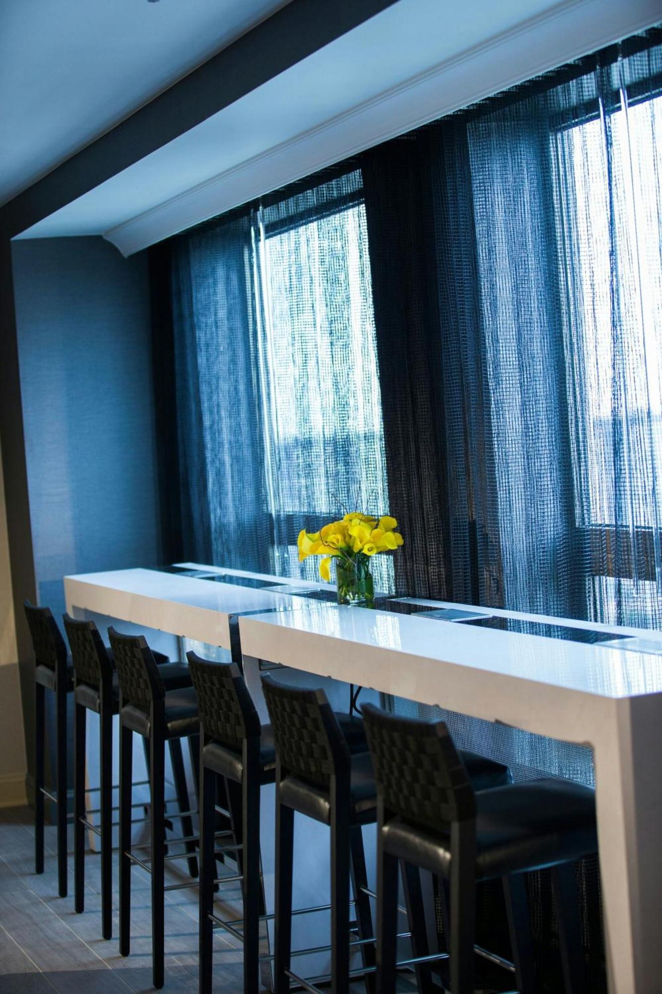 One-Bedroom Suite with King Bed - Club Level