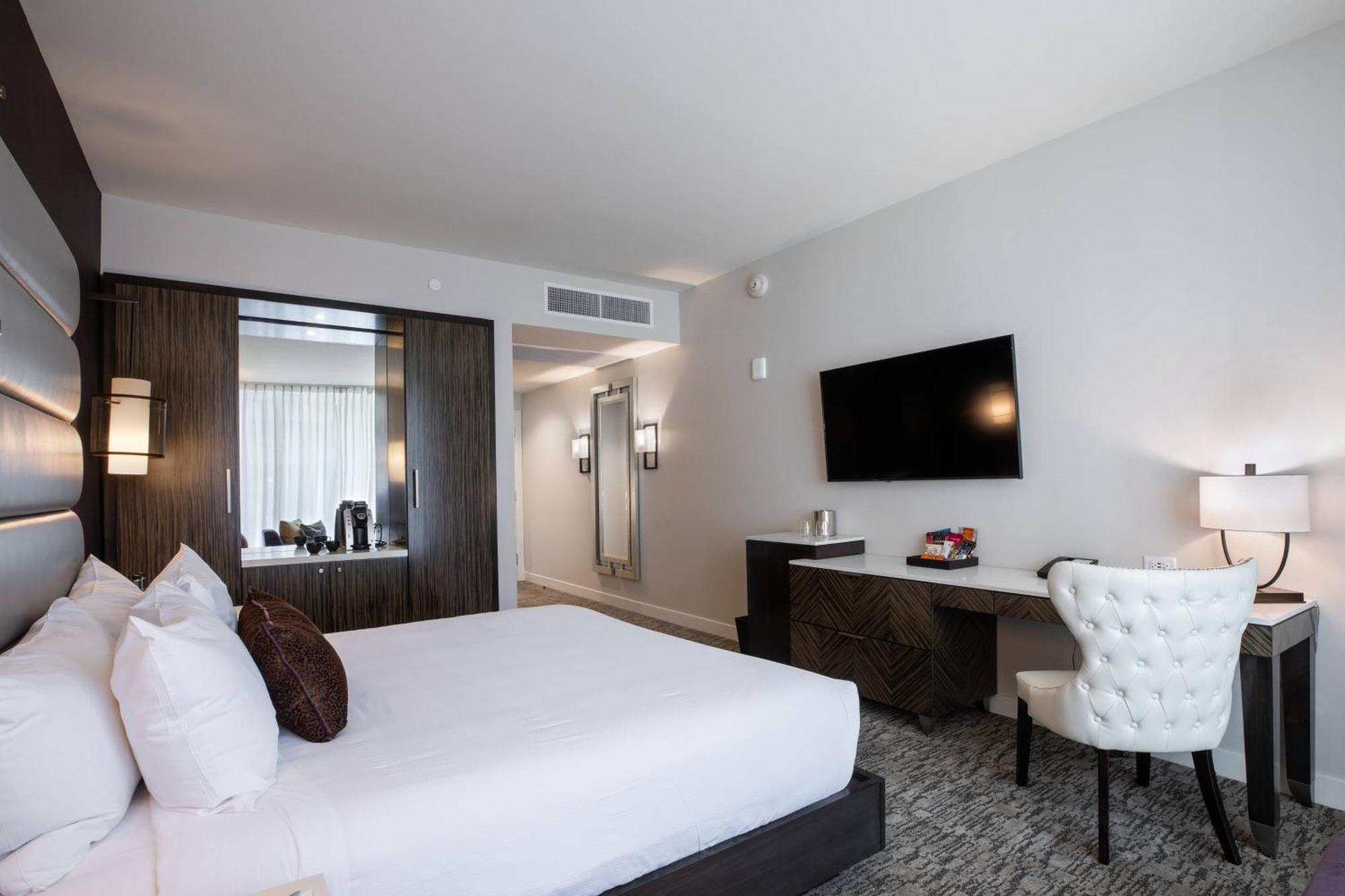 Standard King Room