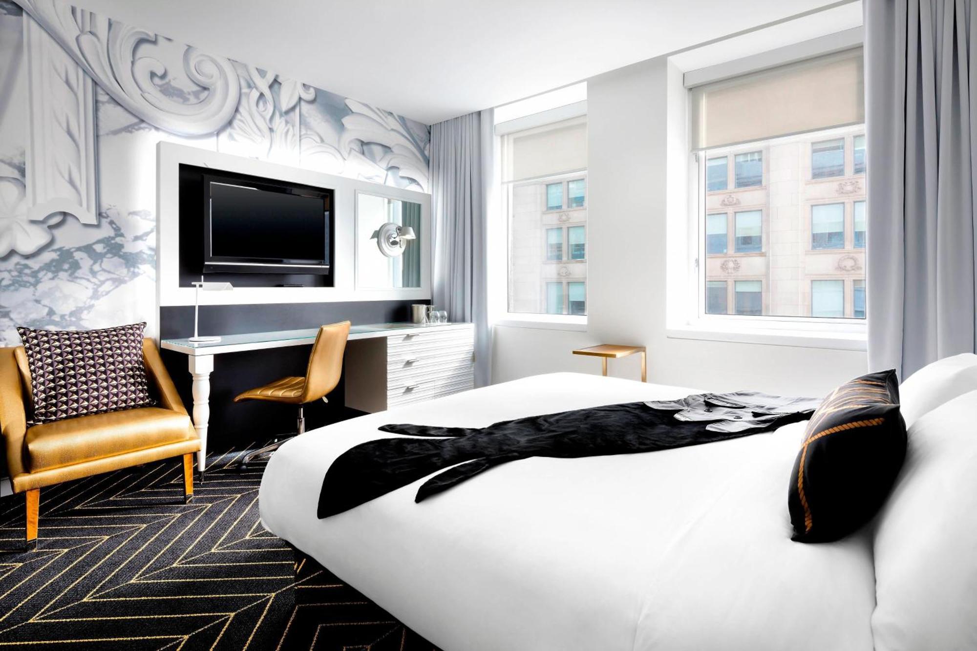 Deluxe King Room One King Bed Park View