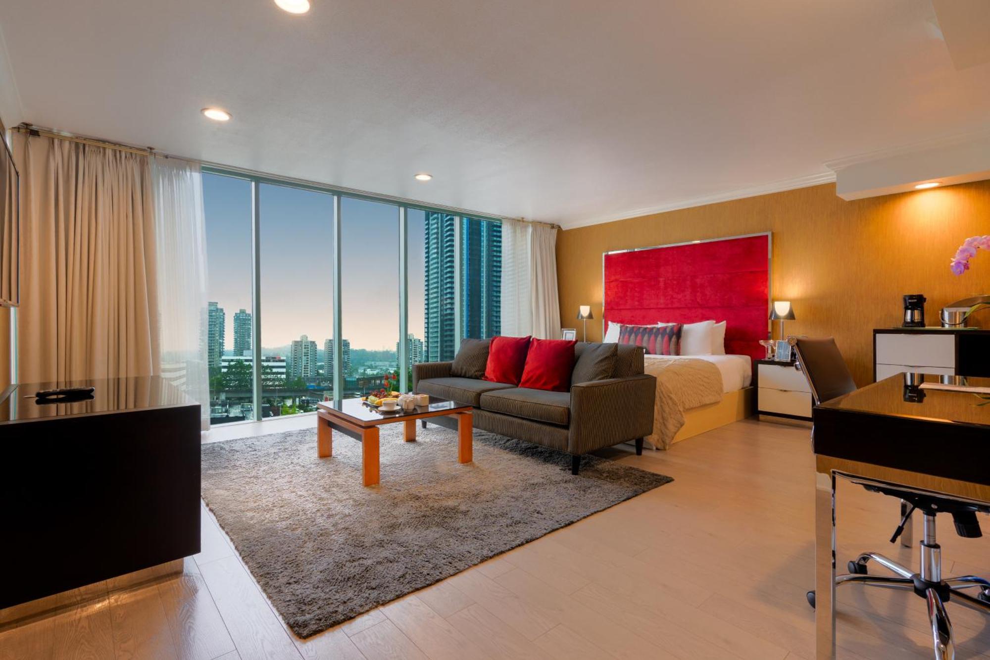 Honeymoon Suite,1632216211:JPEG