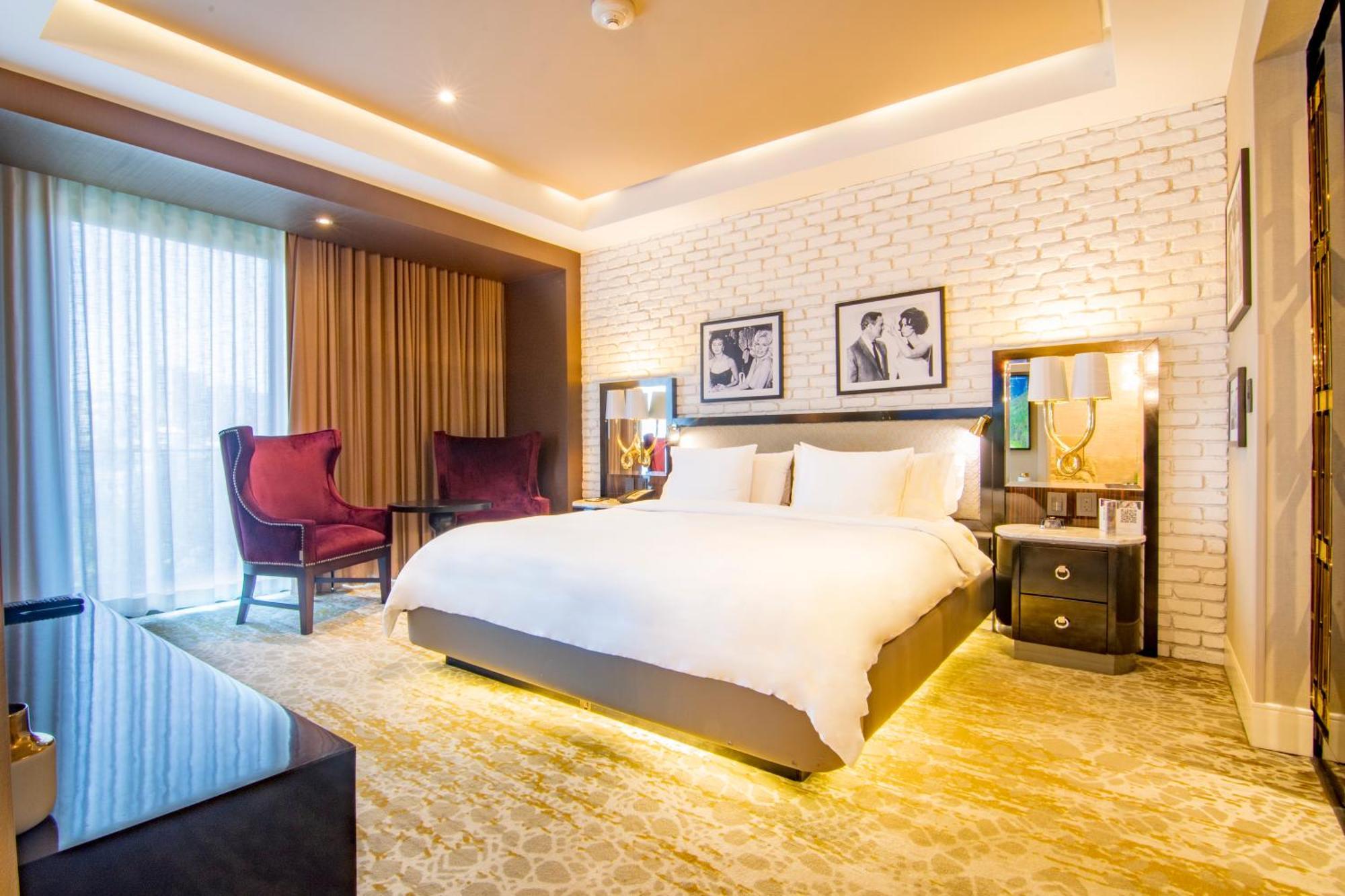 Loft 1 King Bed
