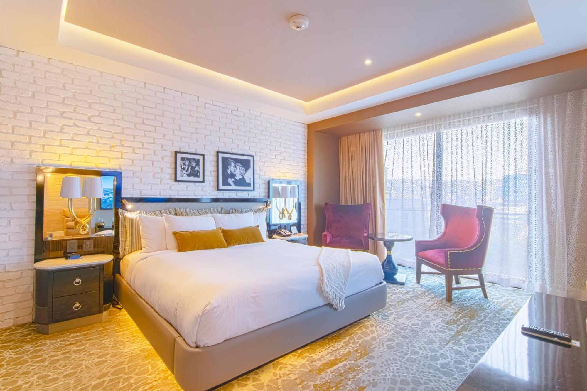 Loft 1 King Bed