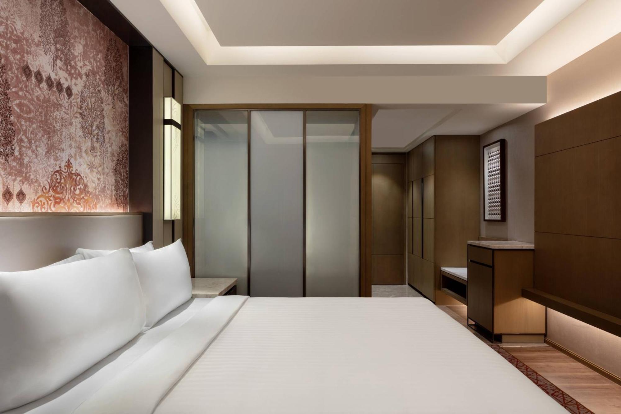 Executive King Room Enjoy on Food Beverages along Complimentary Golden Temple transfers daily at 4am 8pm,1557531133:JPEG
