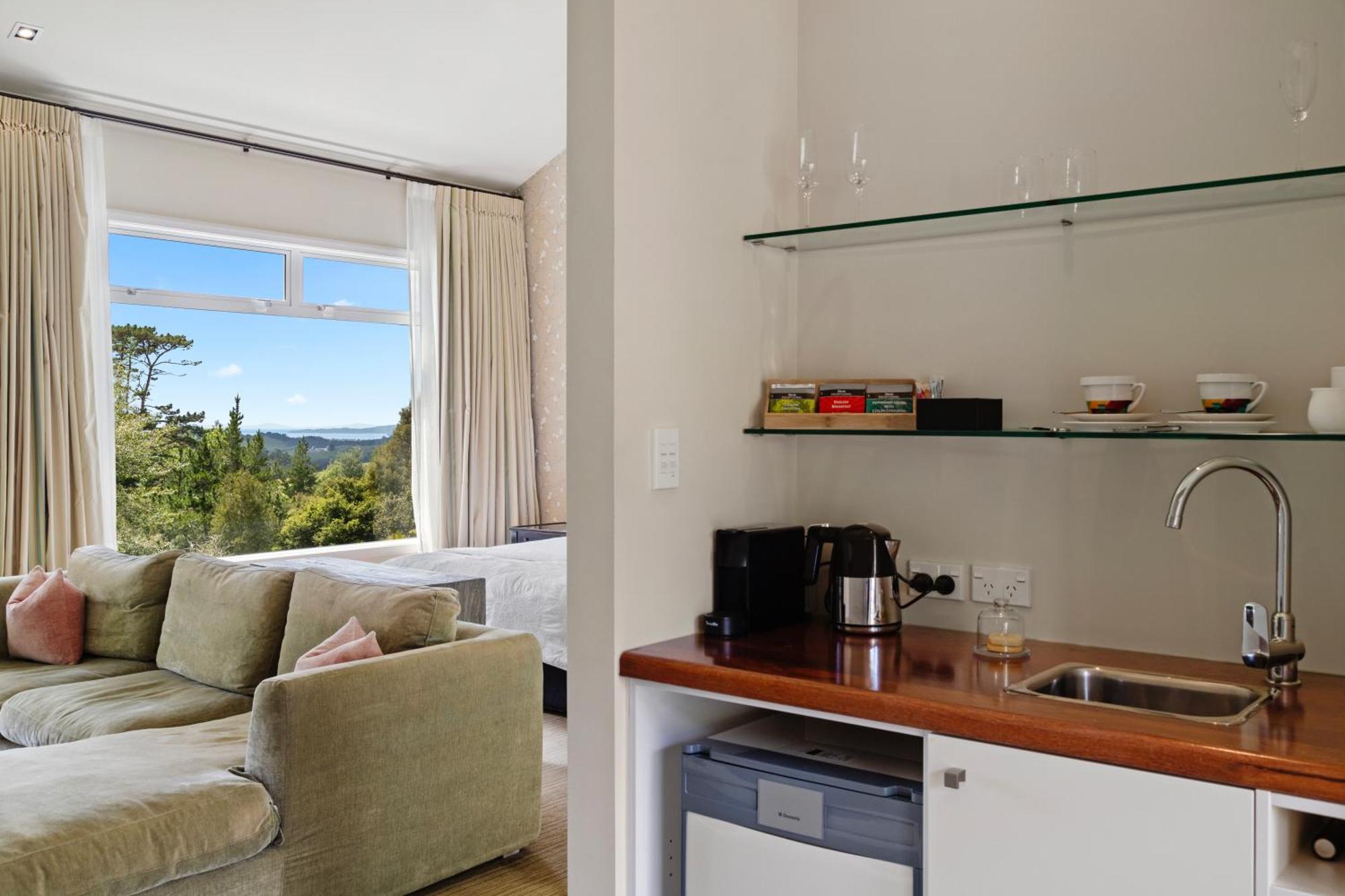 Deluxe King Suite