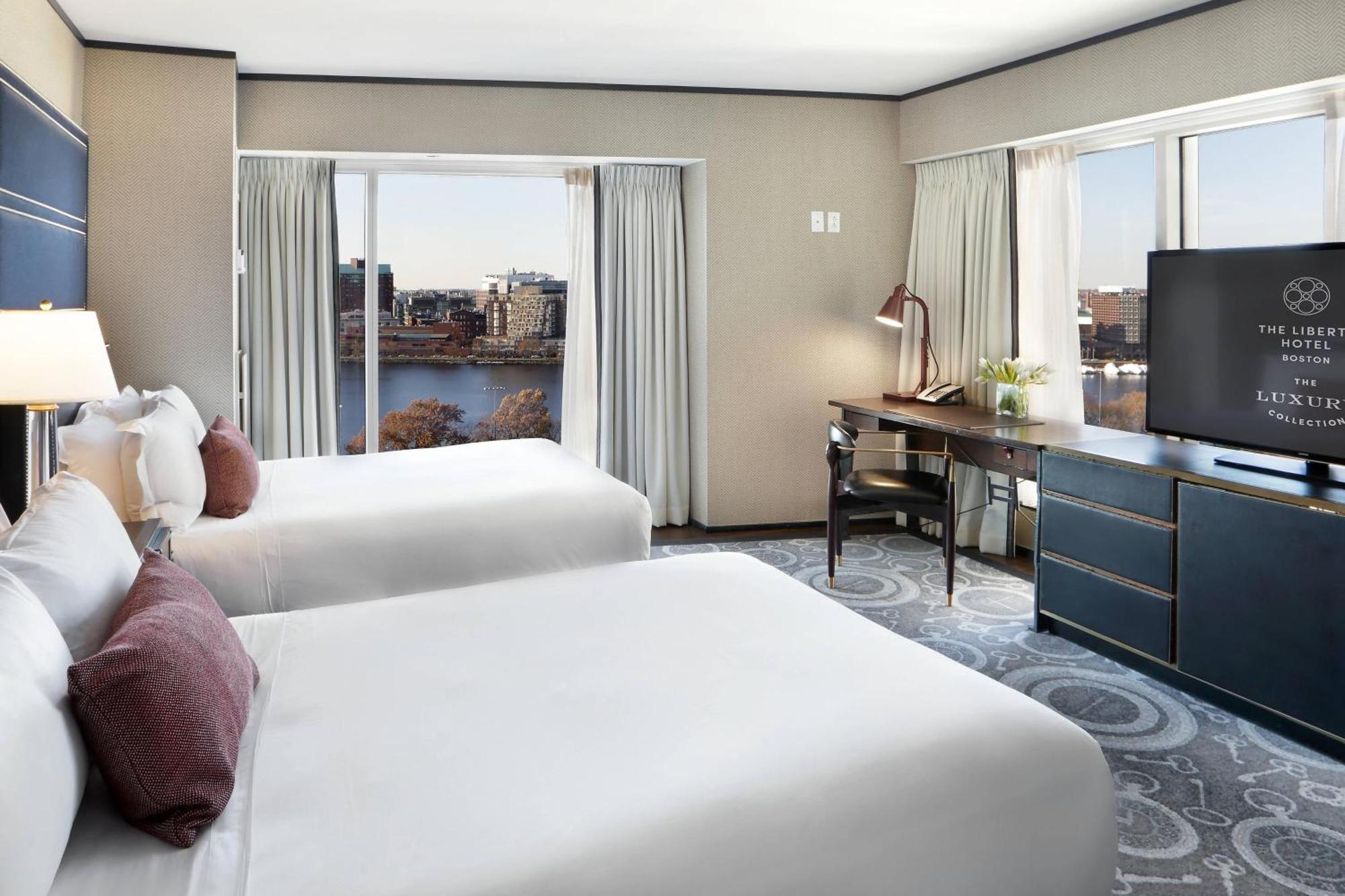 Grand Deluxe, Larger Guest room, 2 Double, River view