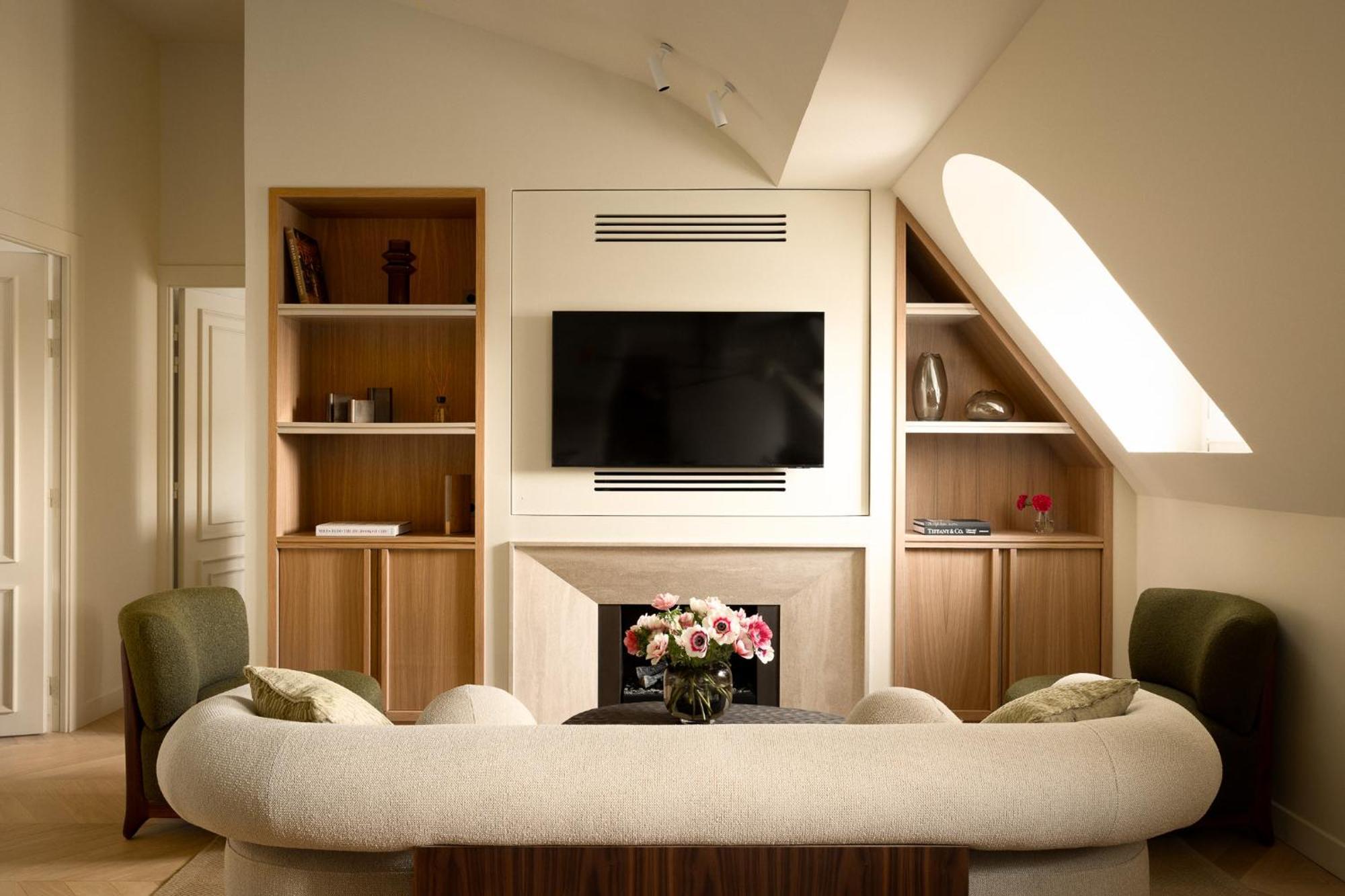 Three-Bedroom Loft Apartment,1634297992:JPEG