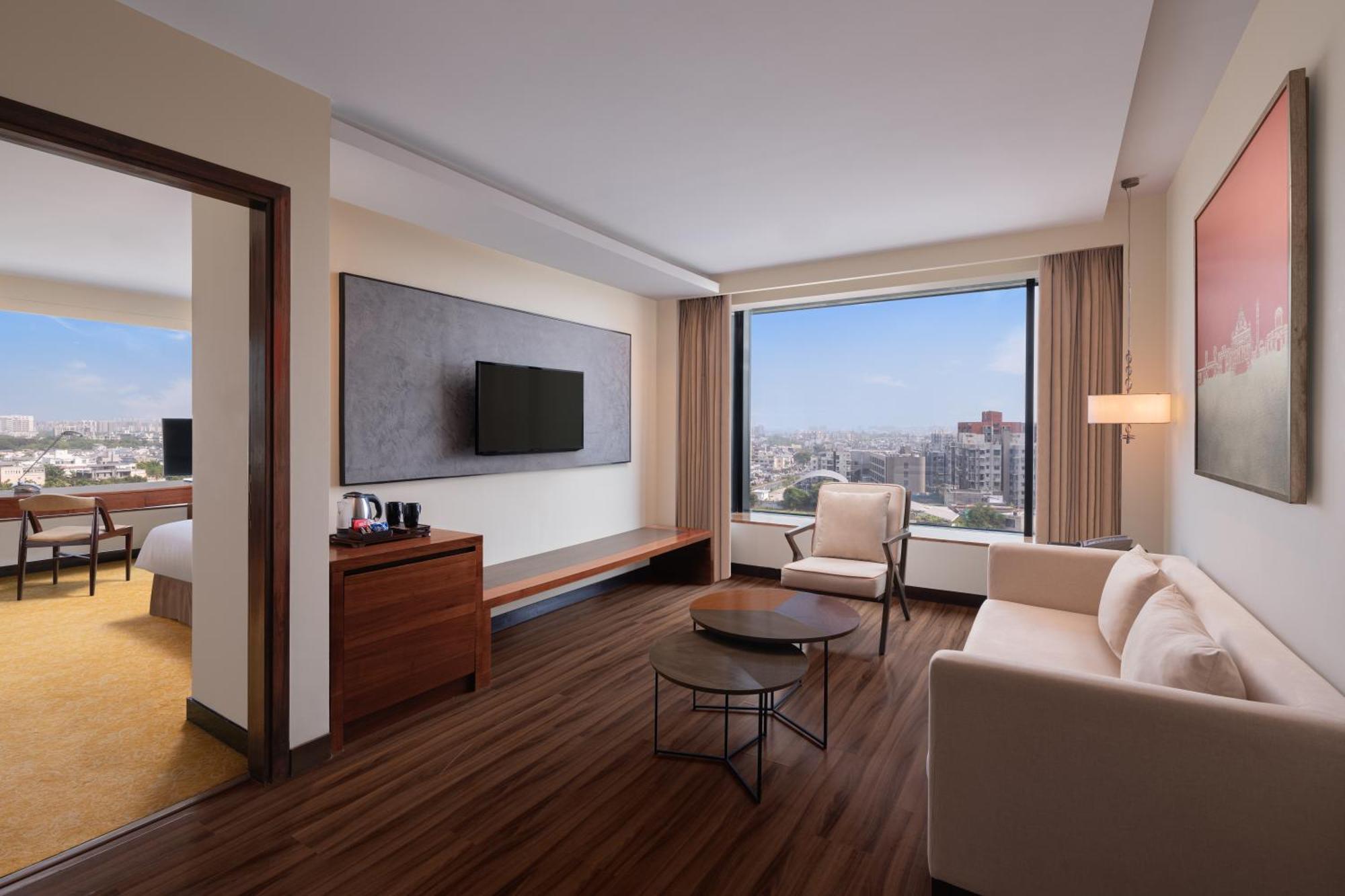 Executive Suite Club Benefits INR 500 meal credit per of Food & Beverages Laundry One way Airport Transfers need 4 hours prior request