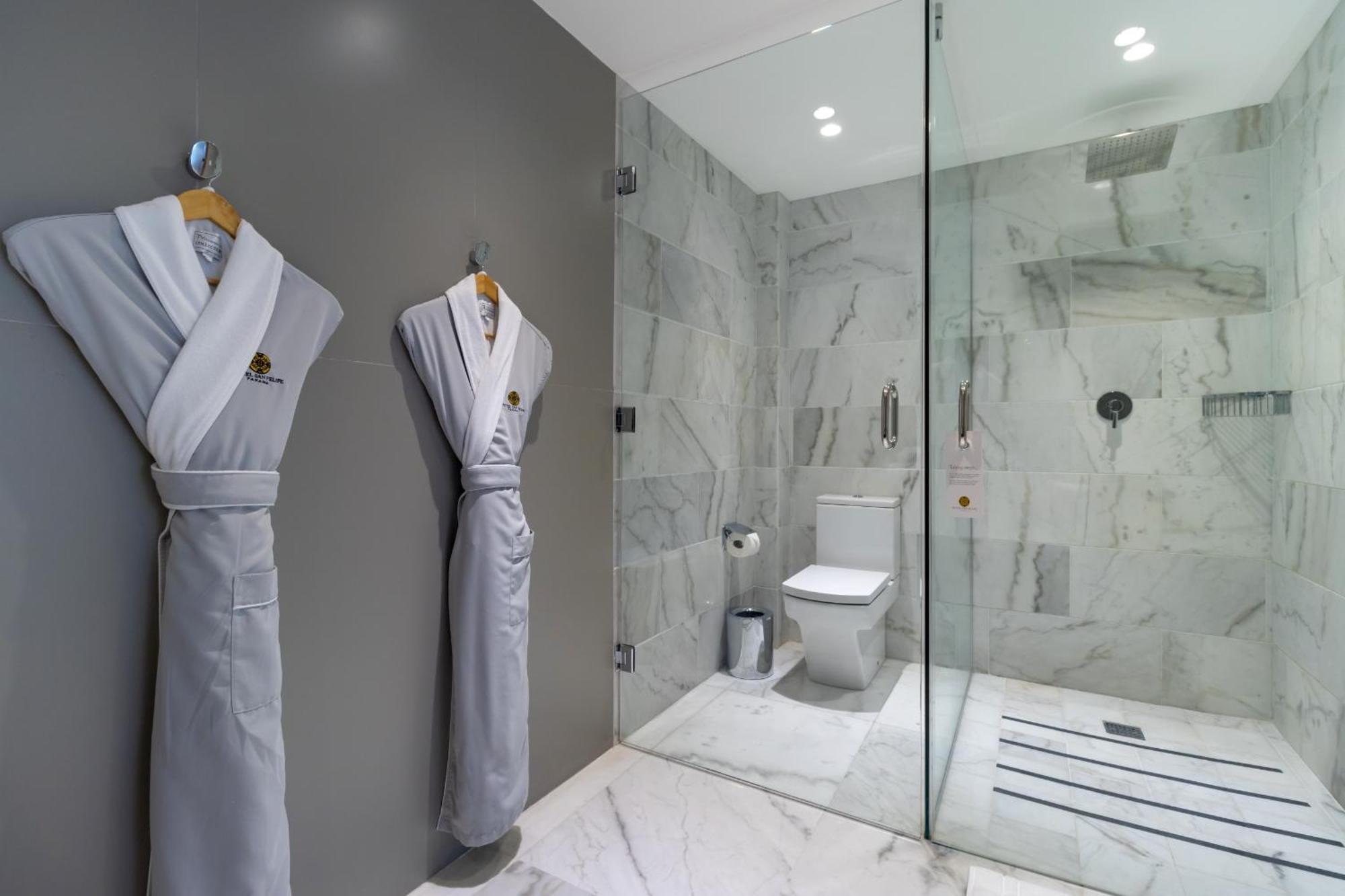 Queen Suite