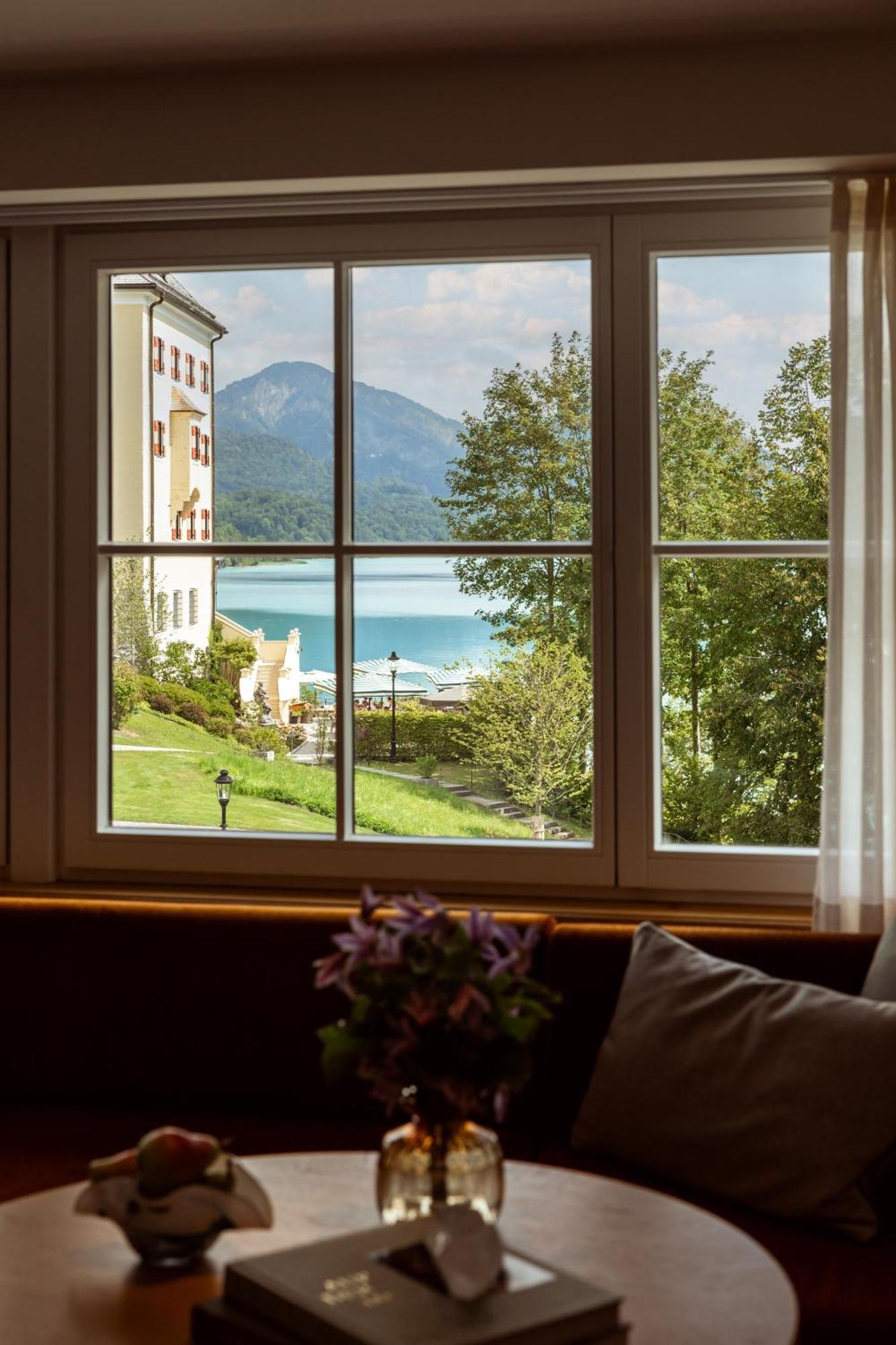 Grand Premier Lakeview Room