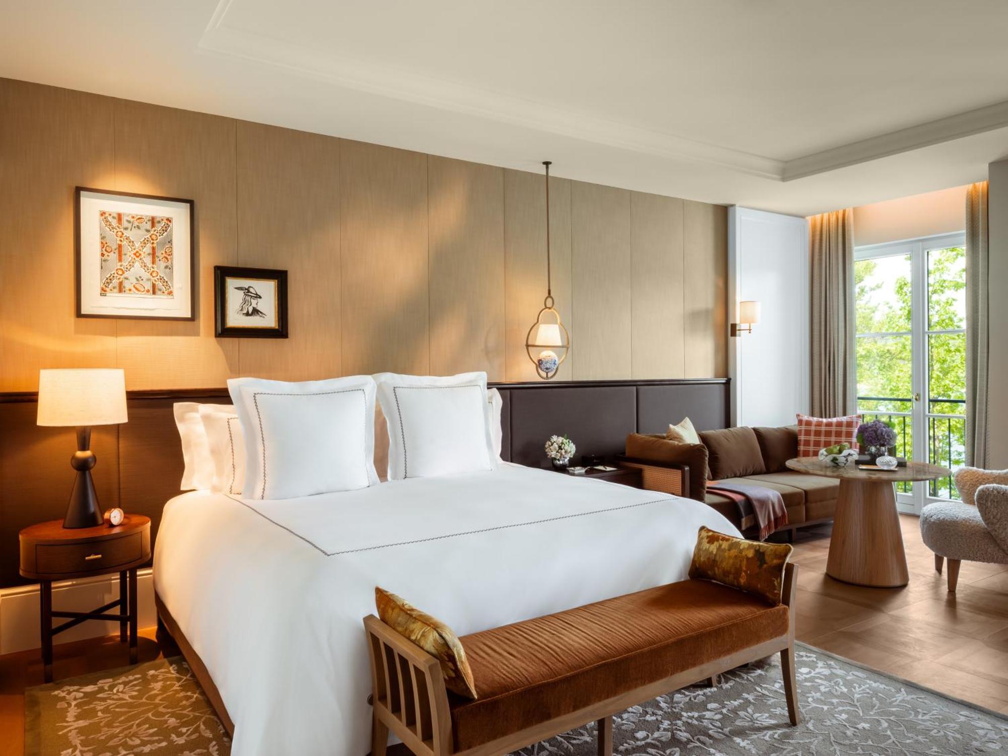 Deluxe Junior Suite Lakeview