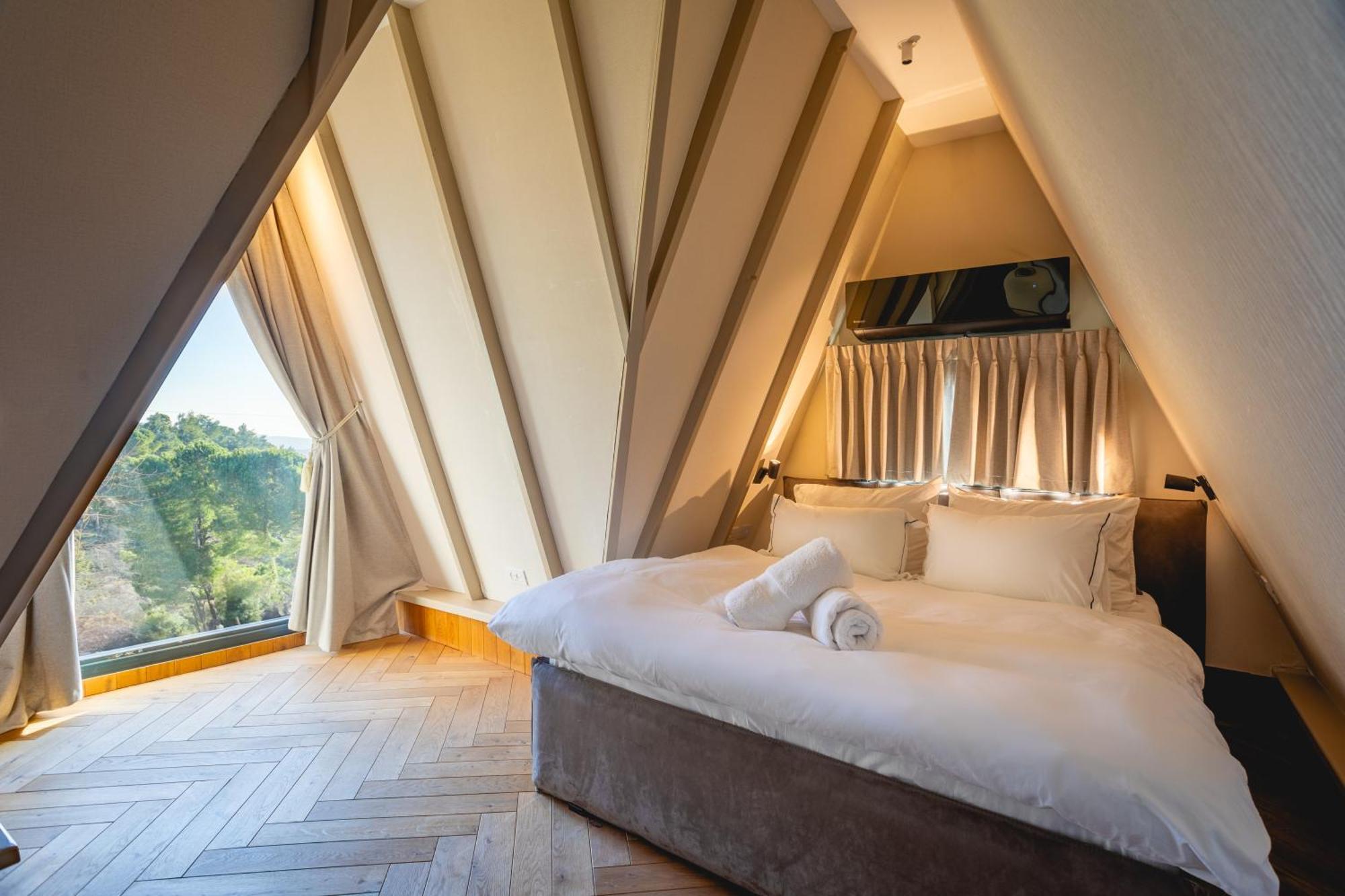 Duplex Cabin