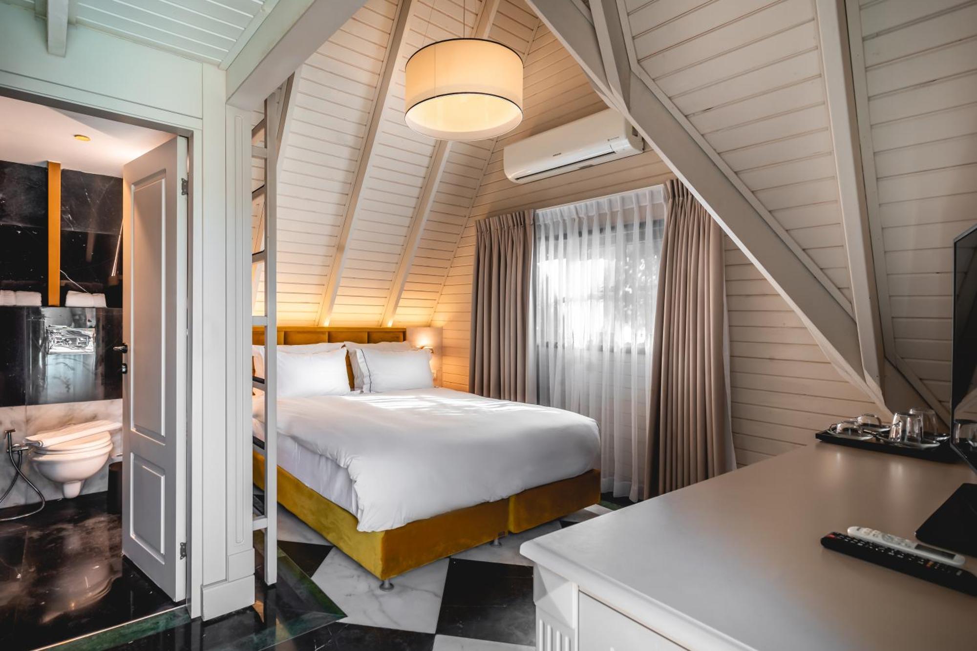 Deluxe Cabin