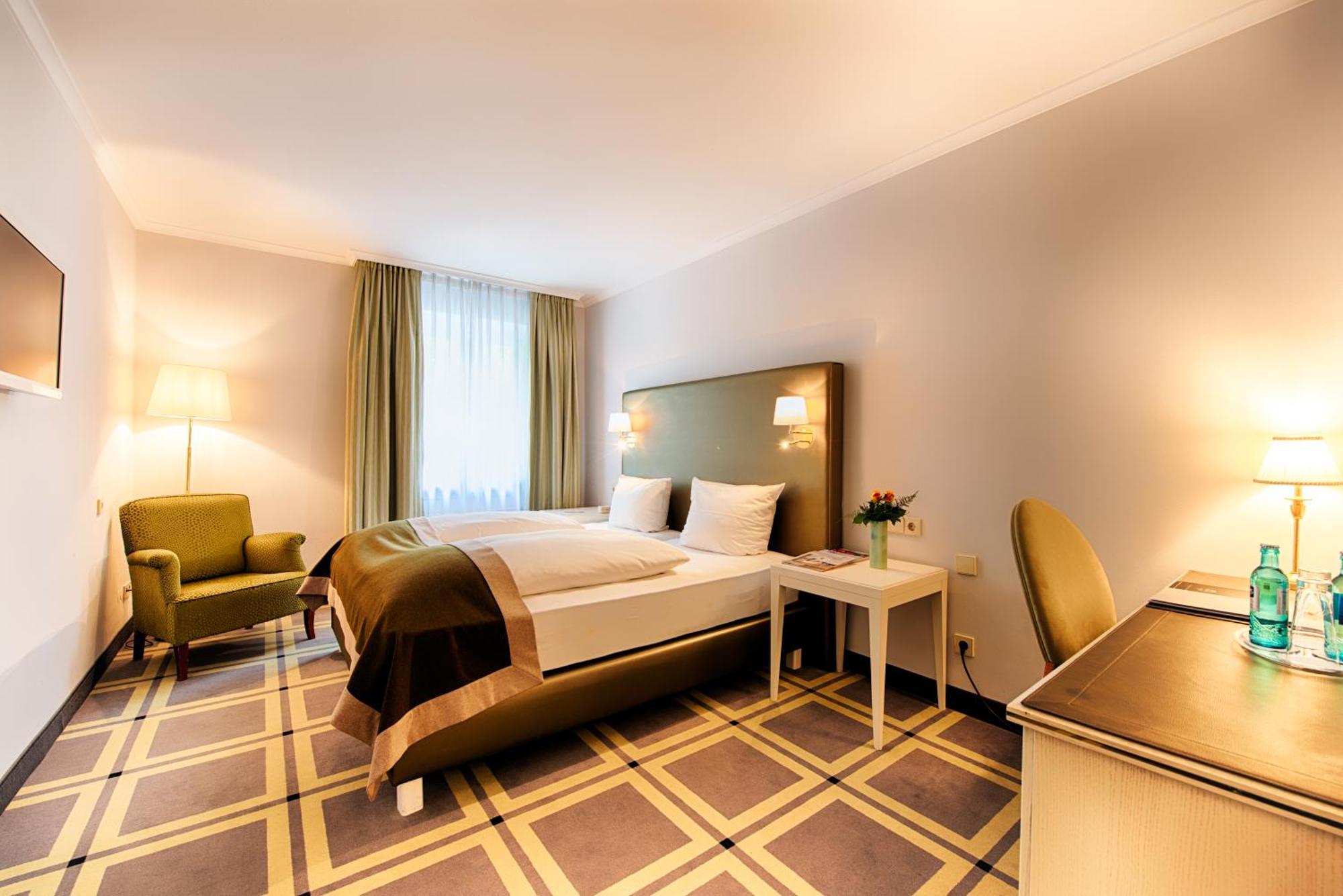 Superior Zimmer mit Kingsize-Bett