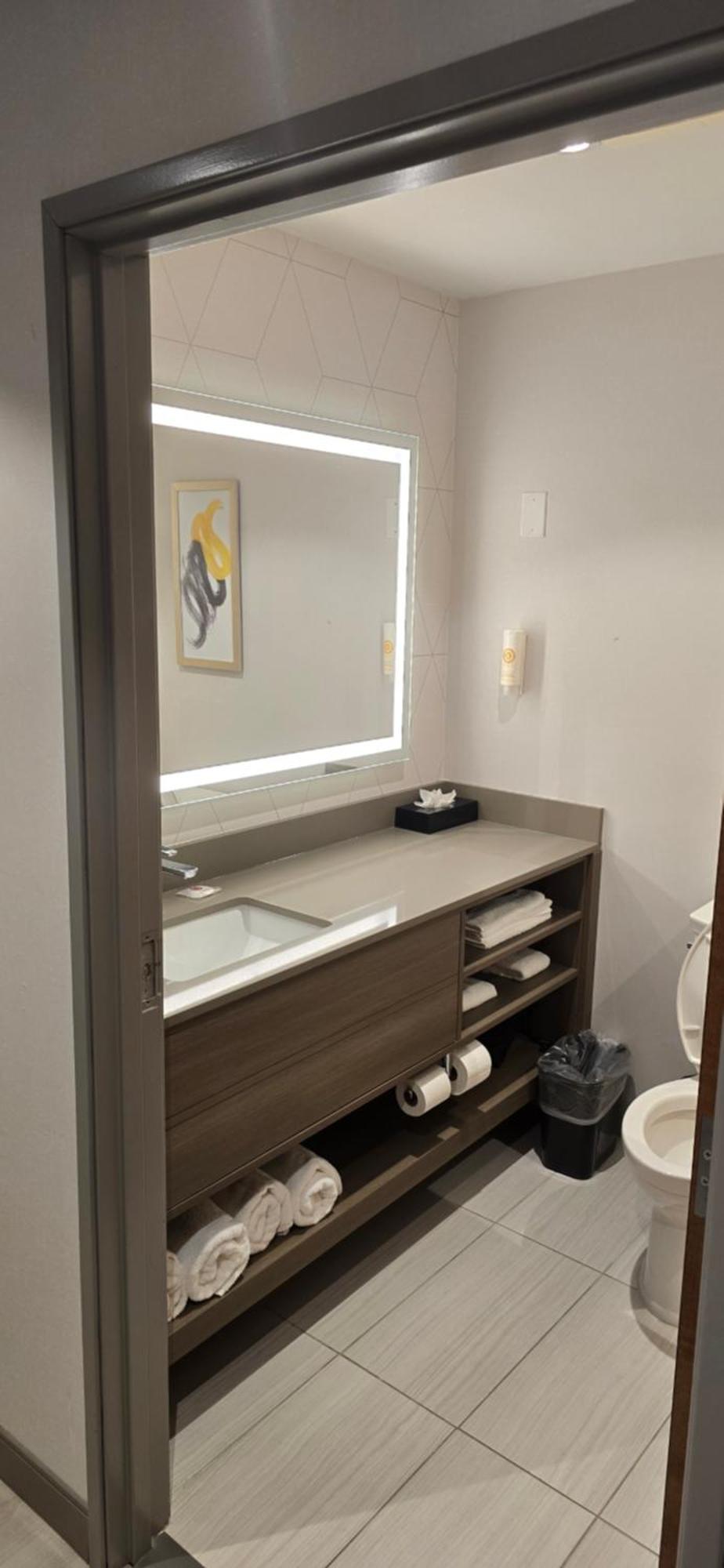 King Suite with Whirlpool - Non-Smoking