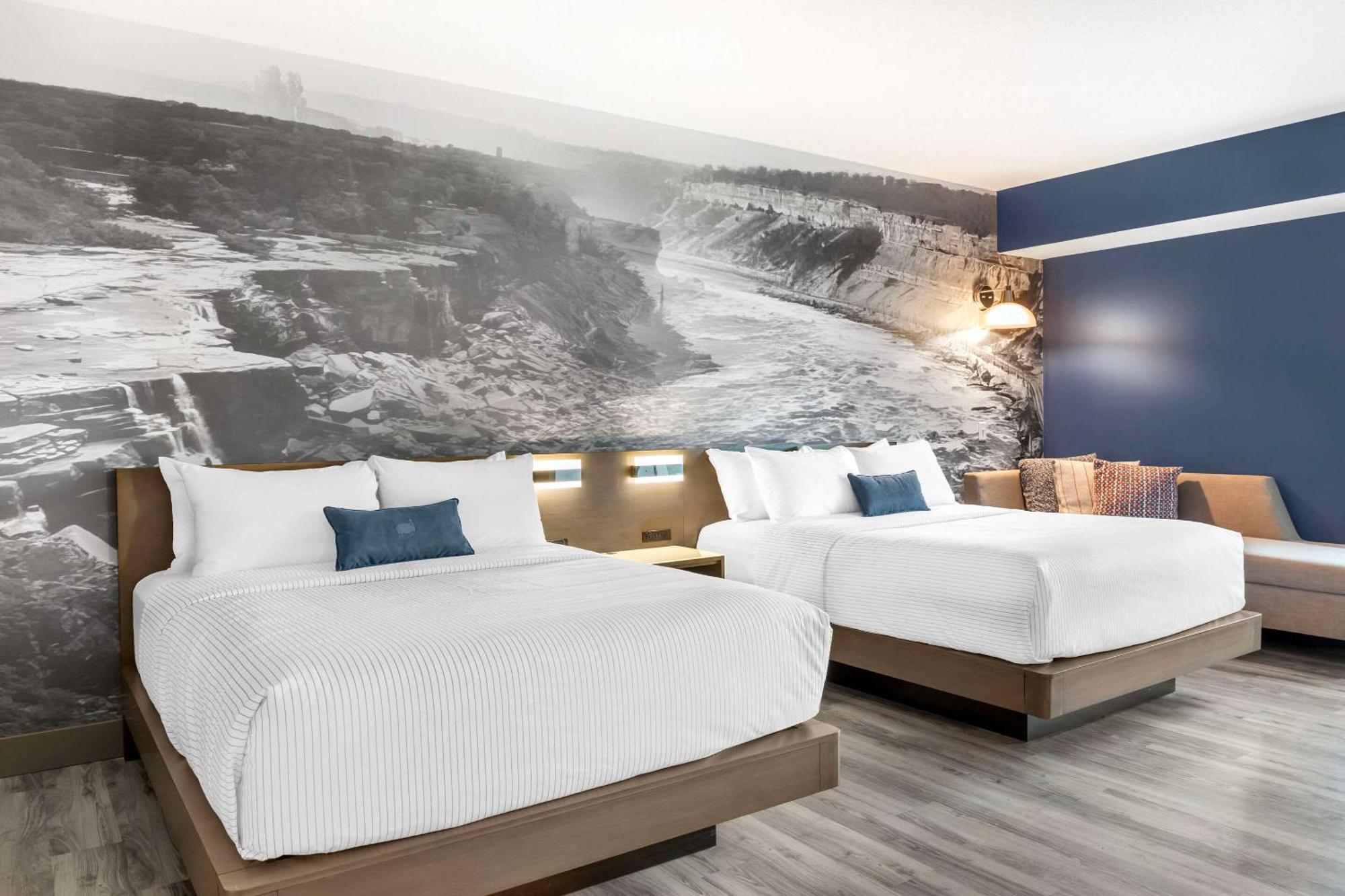 Quadruple Room with Two Queen Beds - Disability Access/Non Smoking