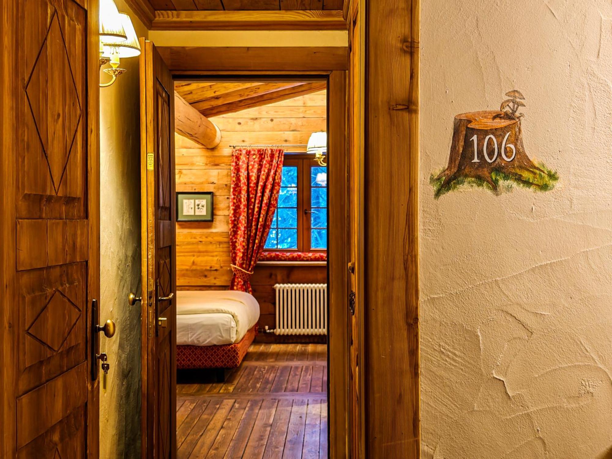 Deluxe Quadruple Room