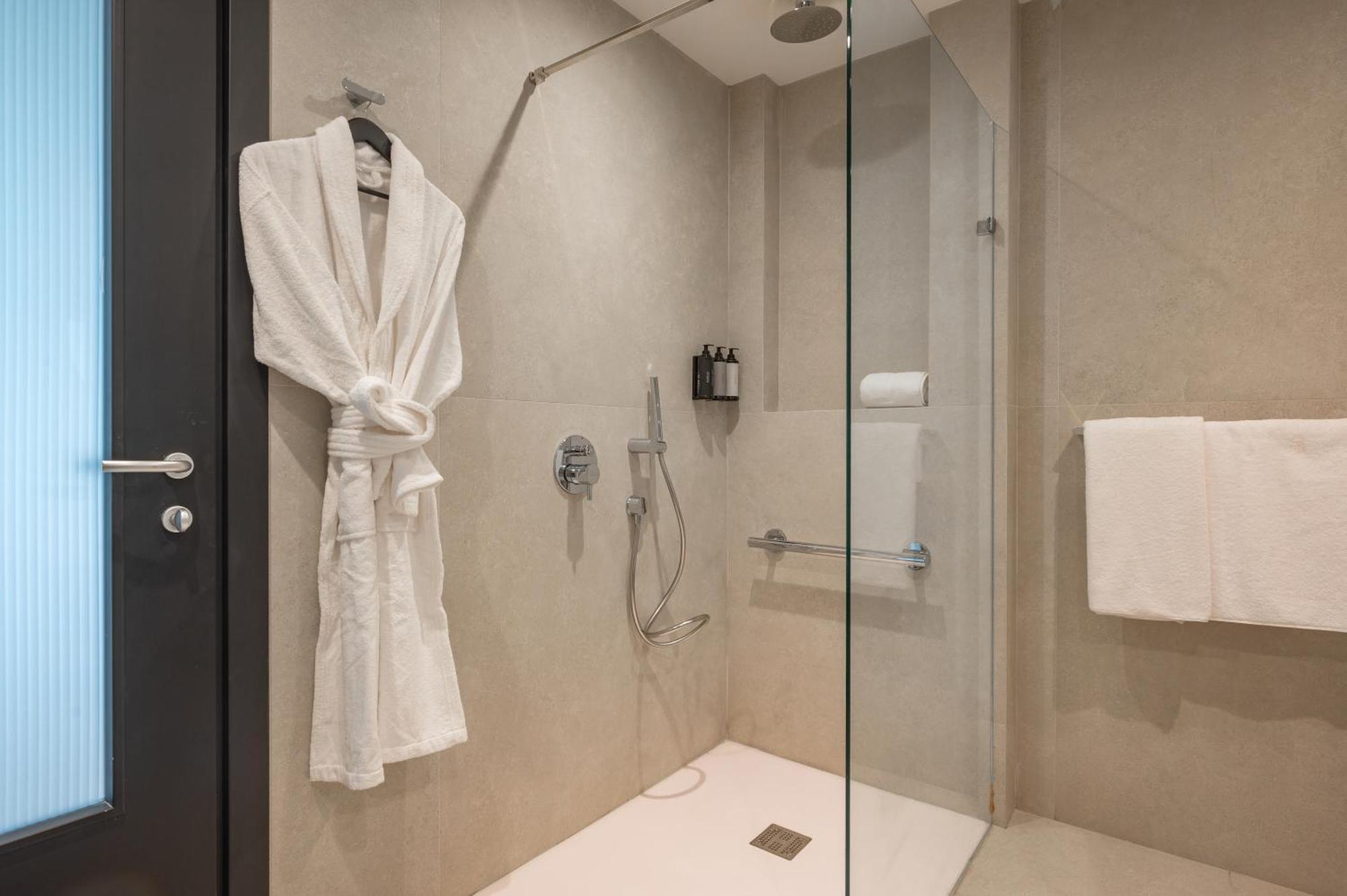 Deluxe Room Roll Shower Balcony Disability Access