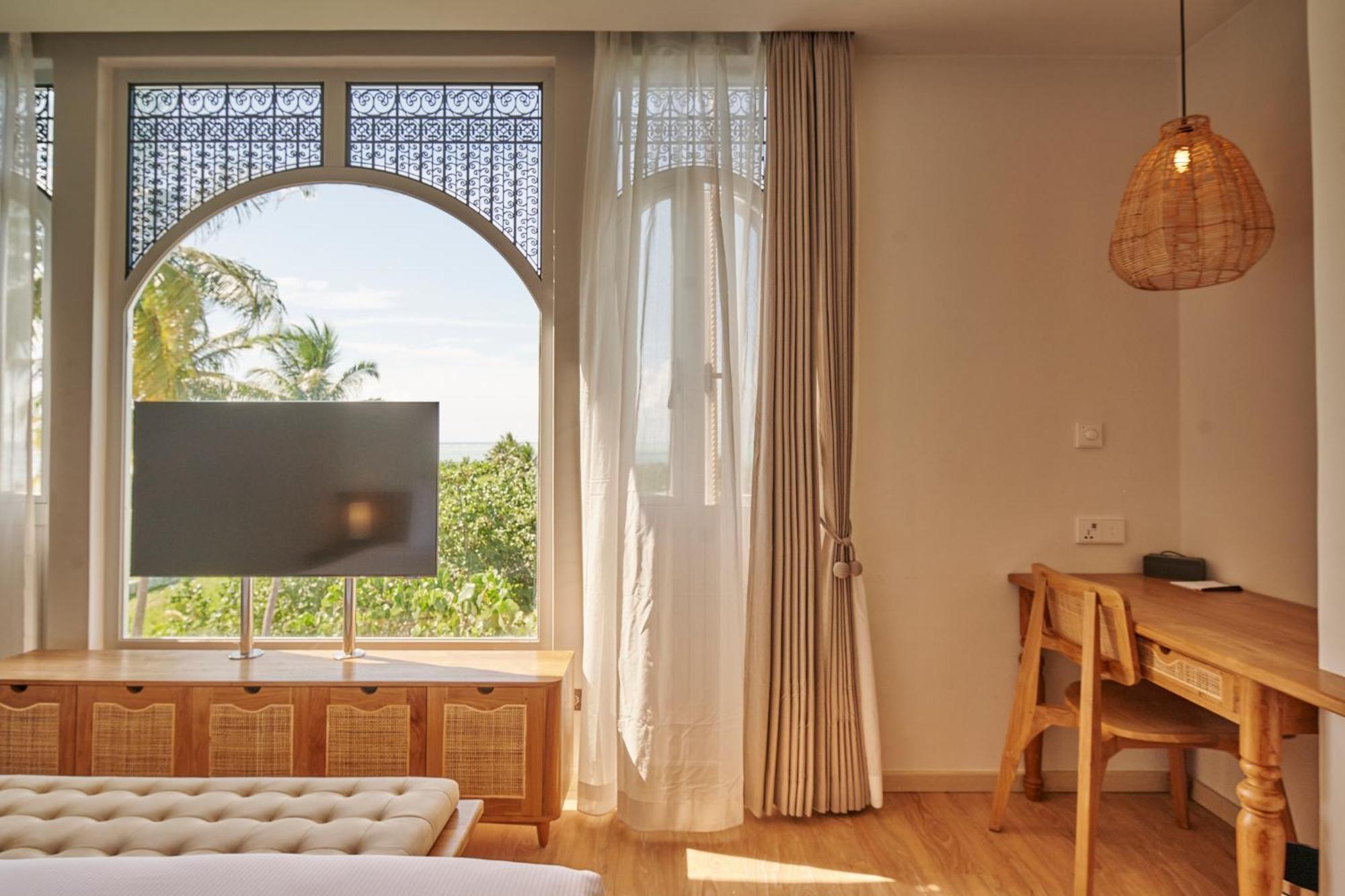 Deluxe Infinity Seaview Room