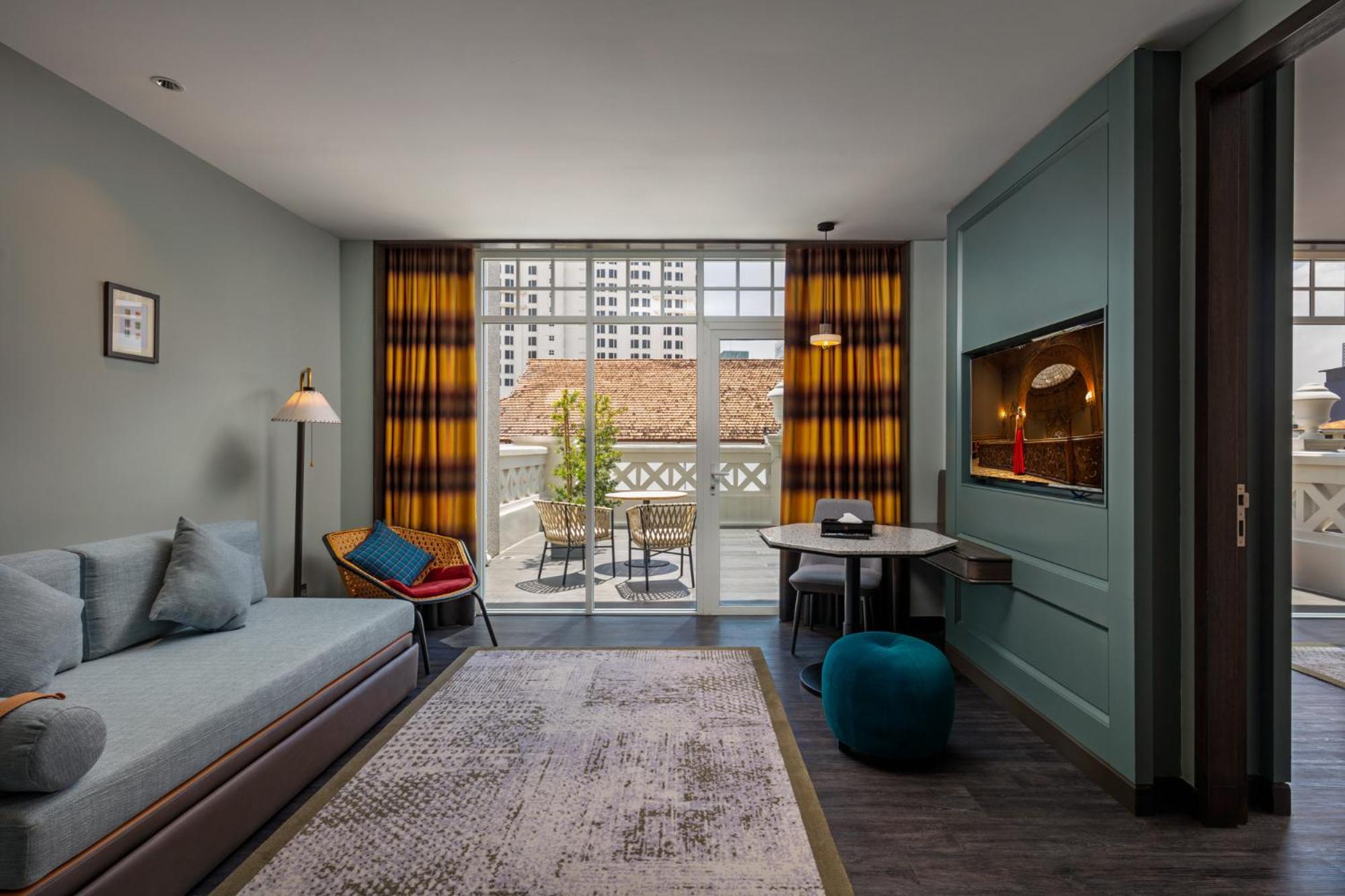 Colonial Suite