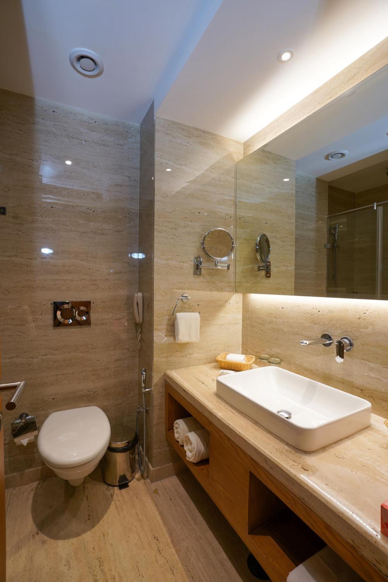 Premium Twin Room - Non-Smoking