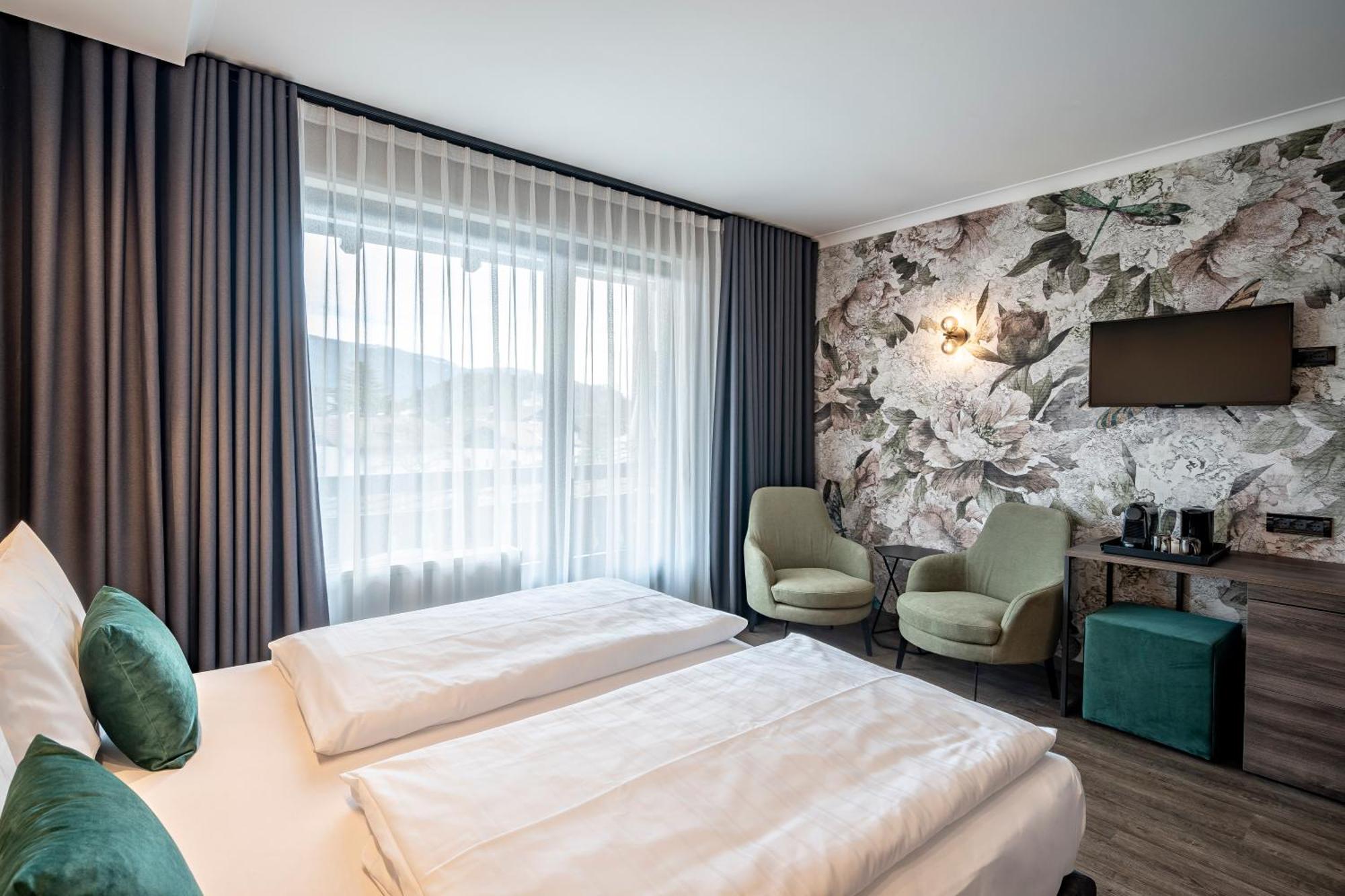 Doppelzimmer mit Balkon