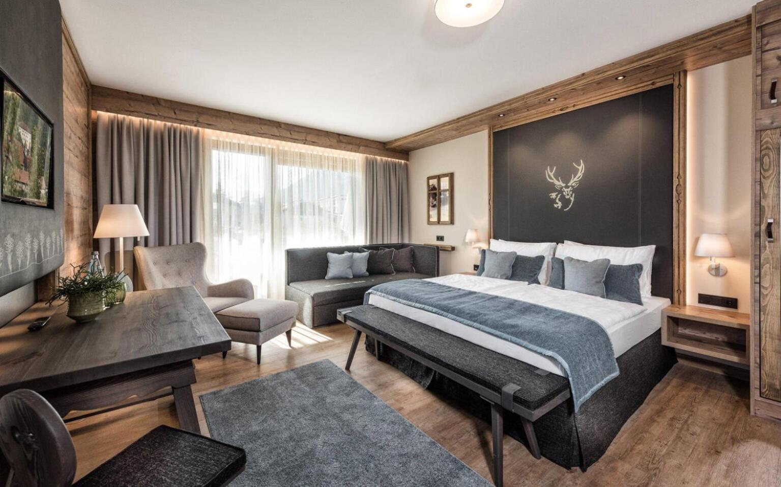 Deluxe Doppelzimmer (2 Erwachsene & 1 Kind)