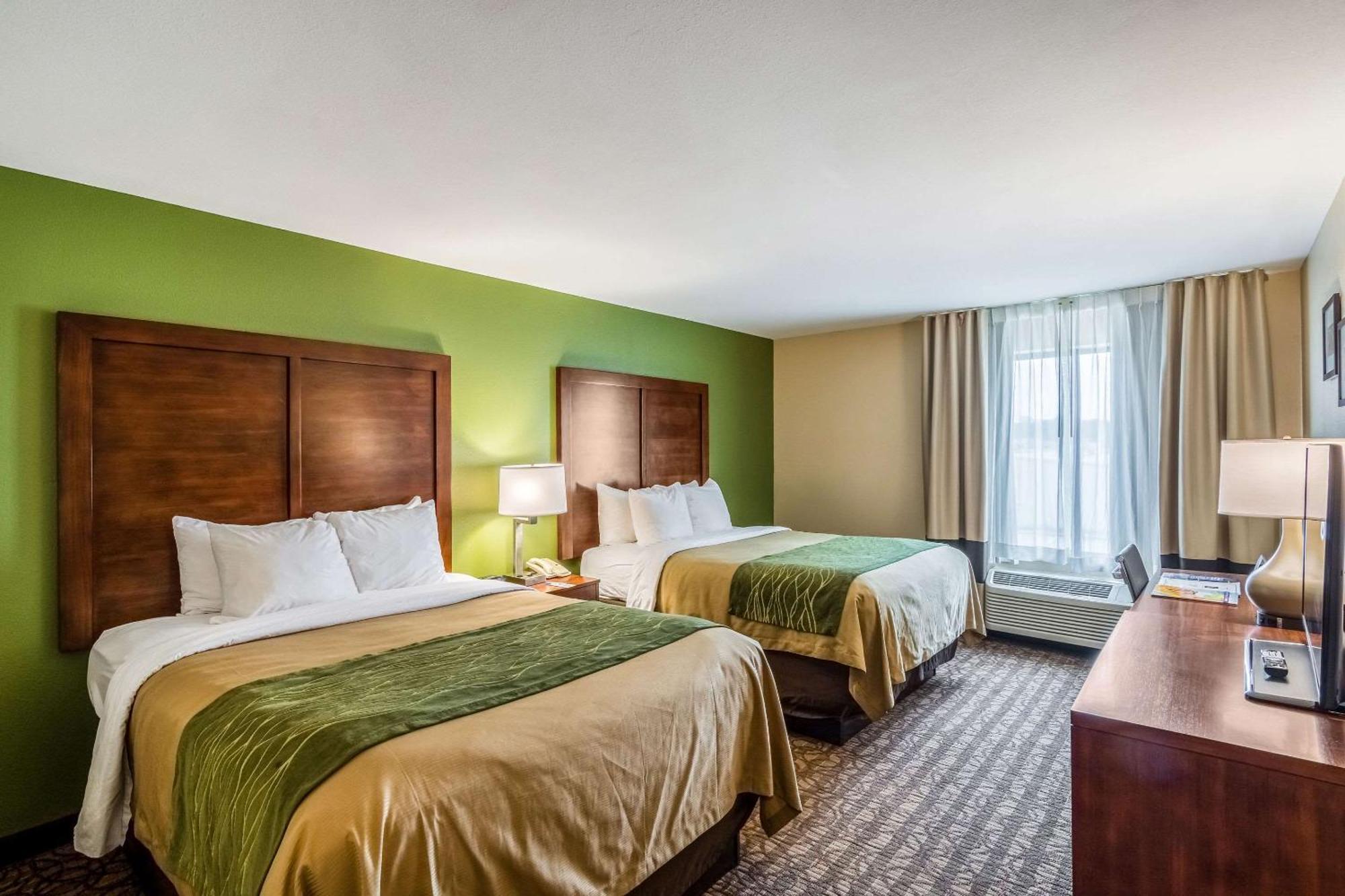 Queen Room with Two Queen Beds - Non-Smoking