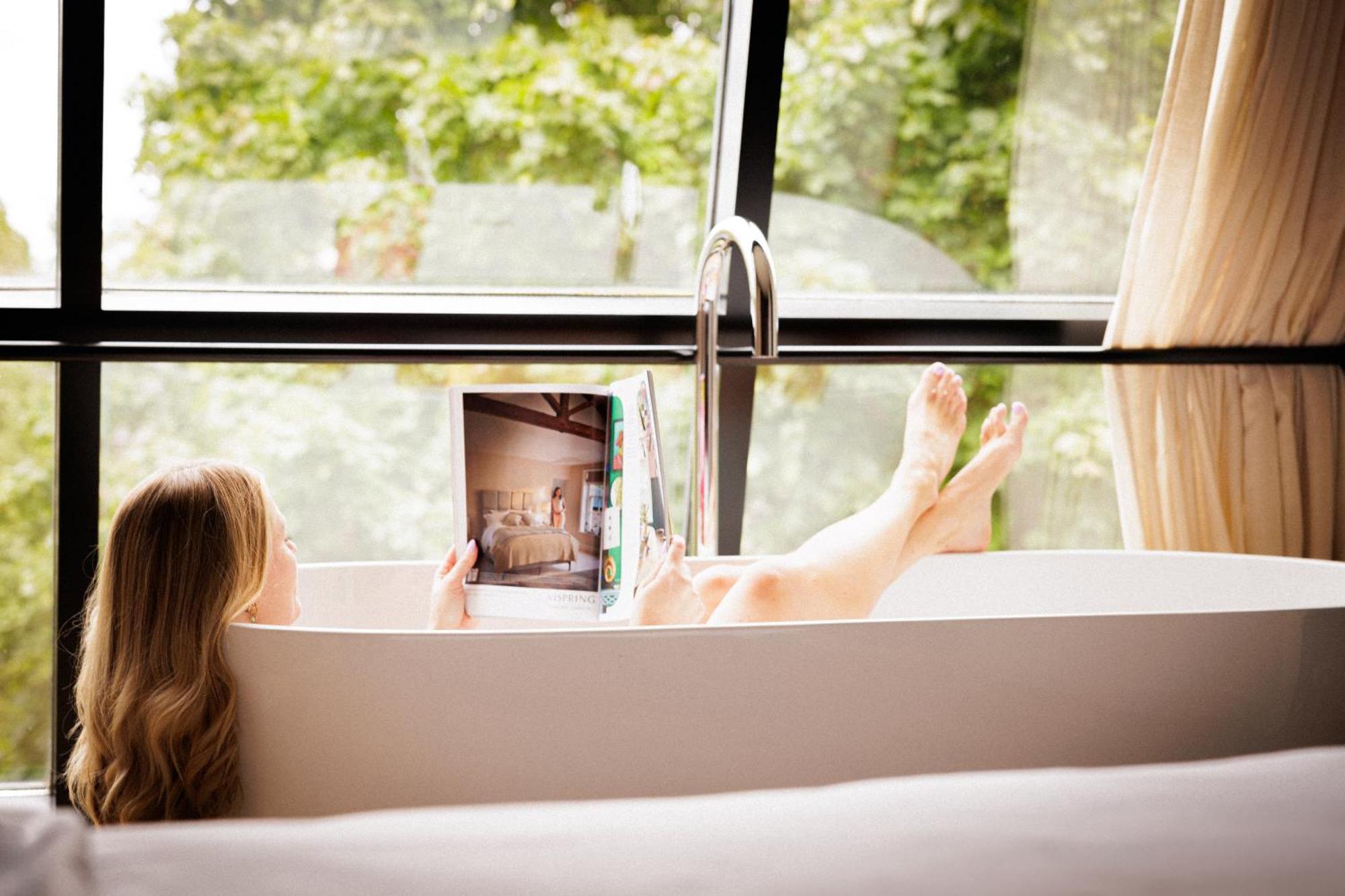 Deluxe Double Room Bath