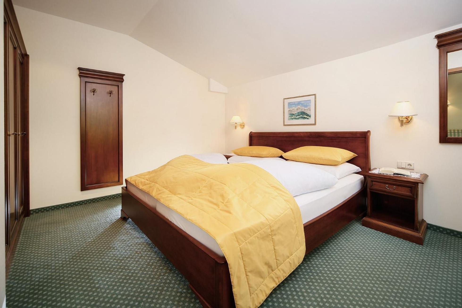 Small Double Room,1678638707:JPEG