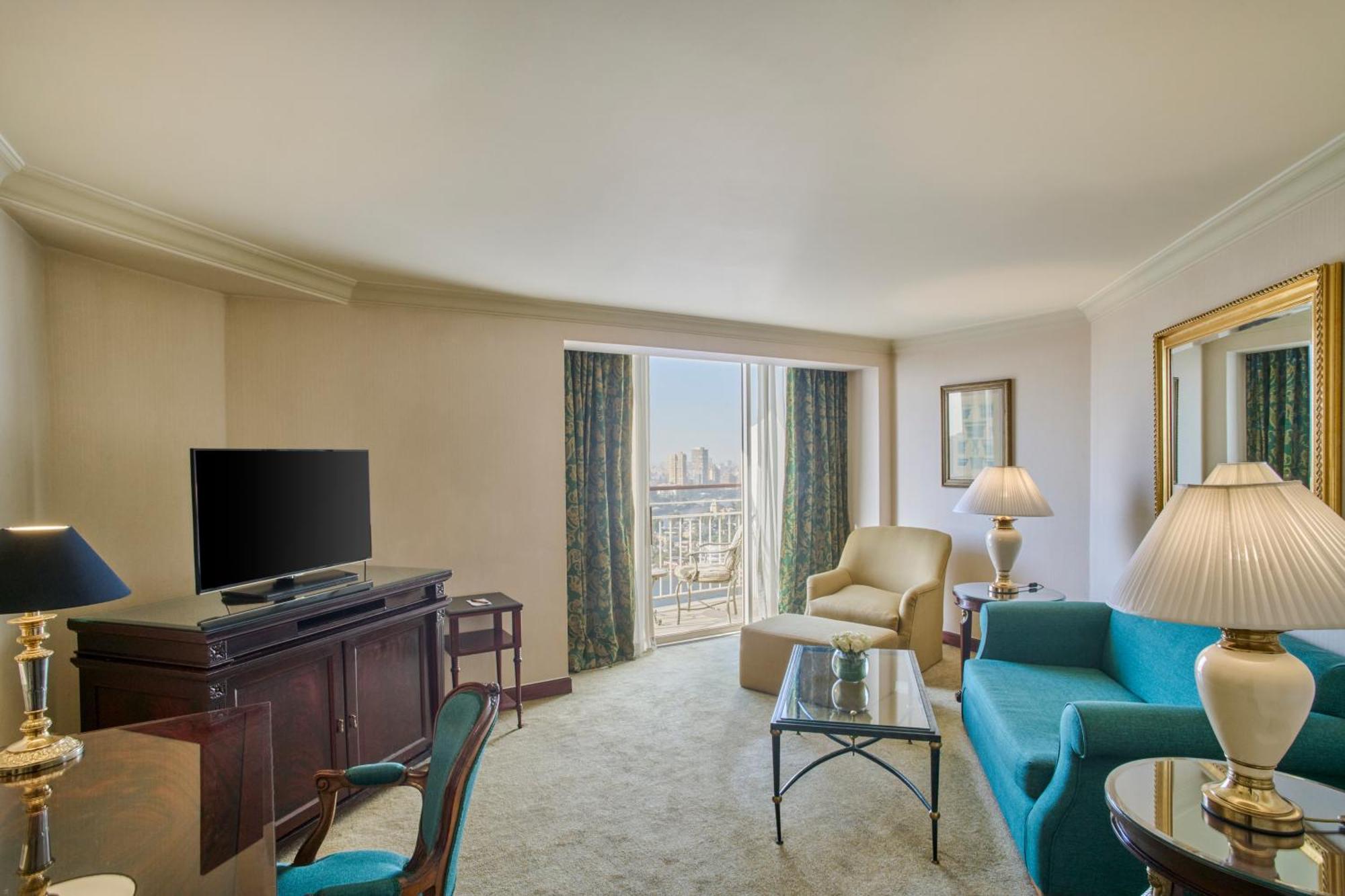Familiensuite mit Verbindungstür und Blick auf den Nil