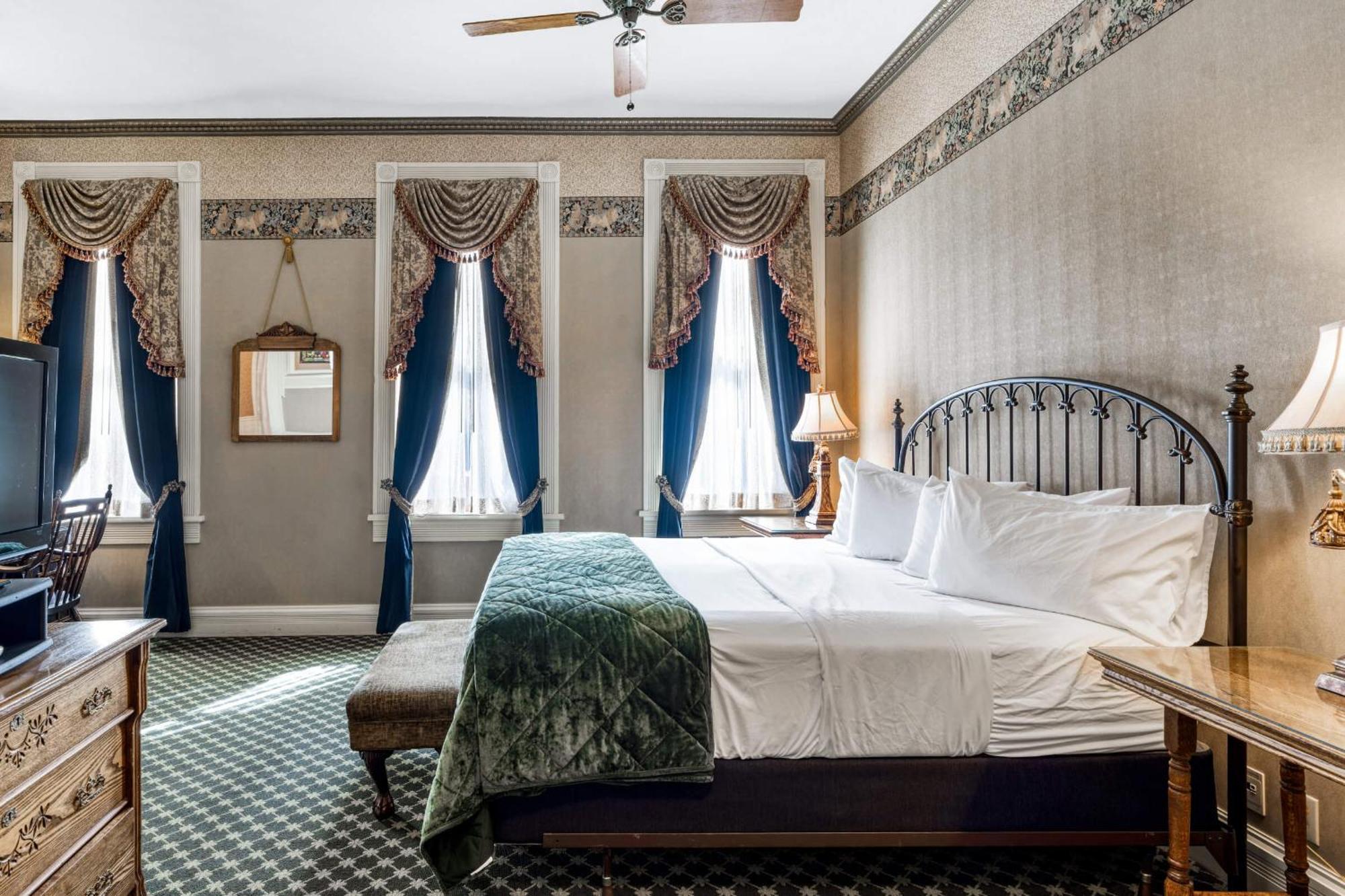 Standard King Room