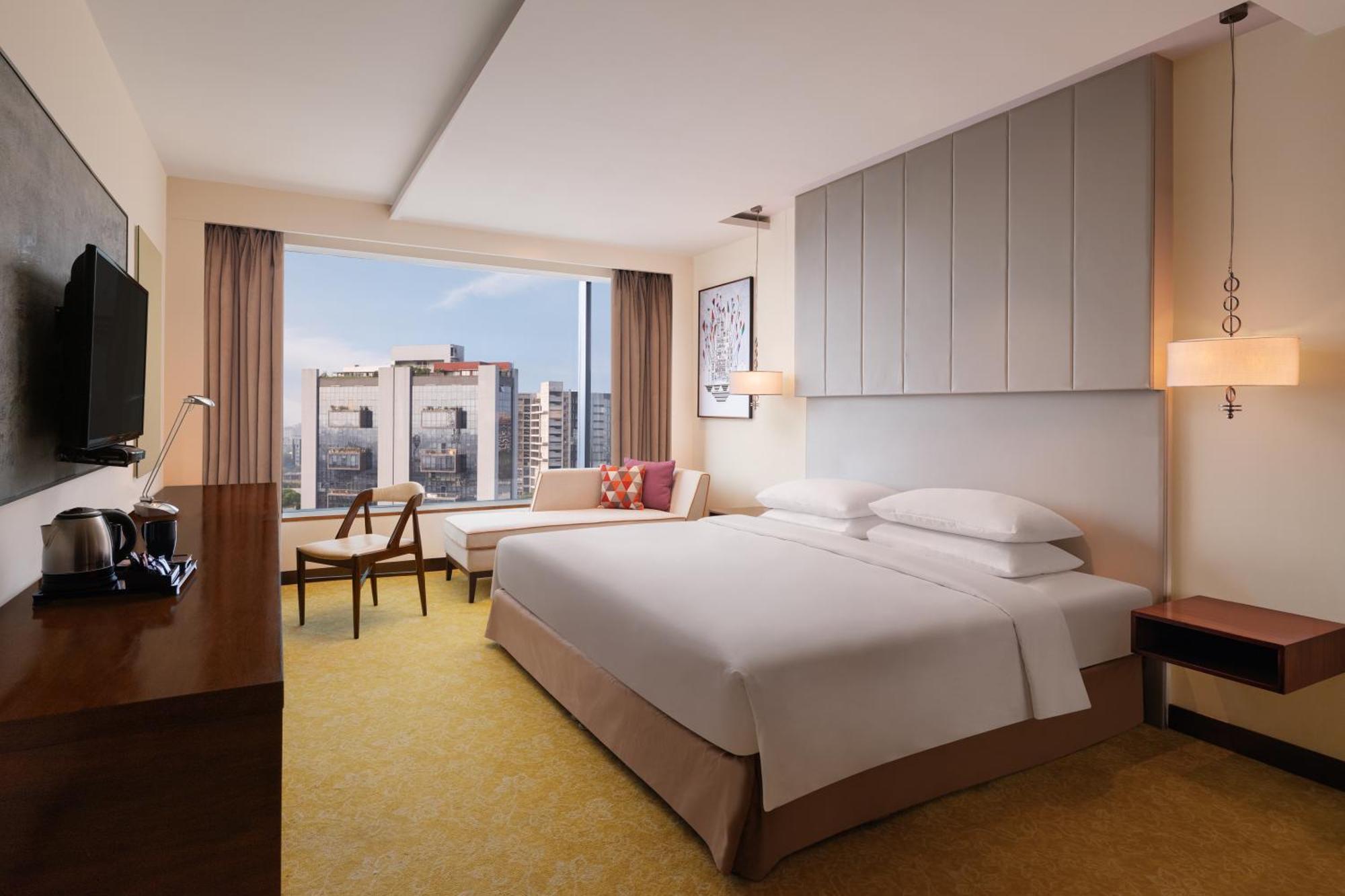 Executive Room 1 King Club benefits INR 500 meal credit per of Food & Beverages Laundry One way Airport Transfers need 4 hours prior request